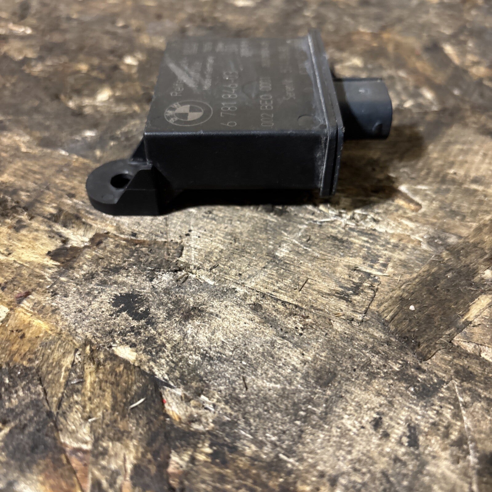 BMW E60 E61 E63 E64 E65 E70 E82 E88  TIRE PRESSURE TRIGGER MODULE 6781846