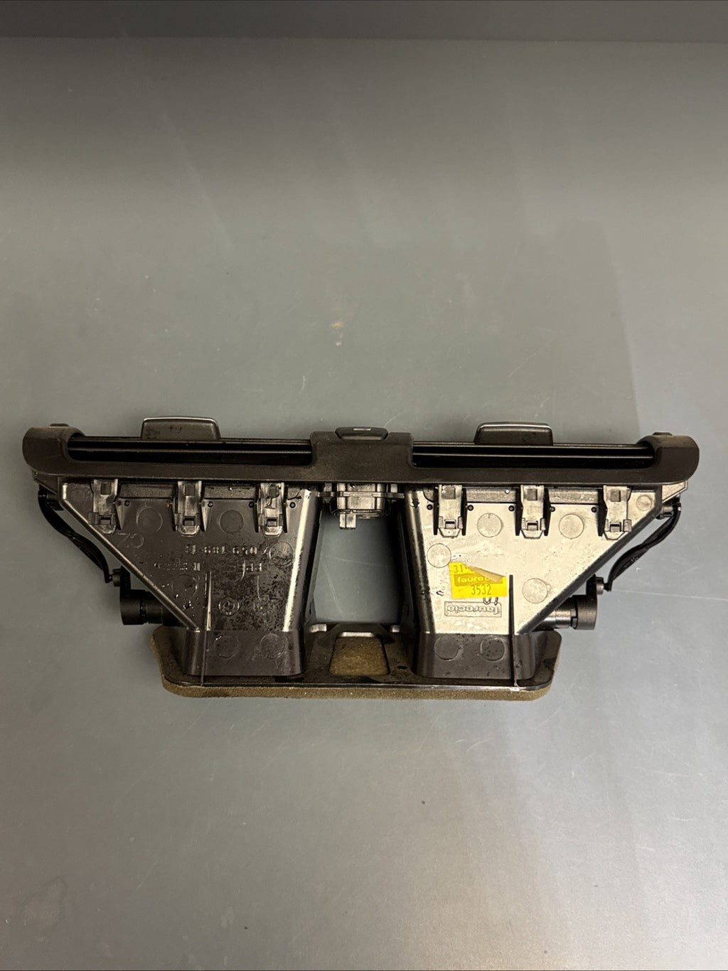 08-13 BMW E82 E88 128i 135i Central Dash Air Vent Hazard Light 7059189 OEM