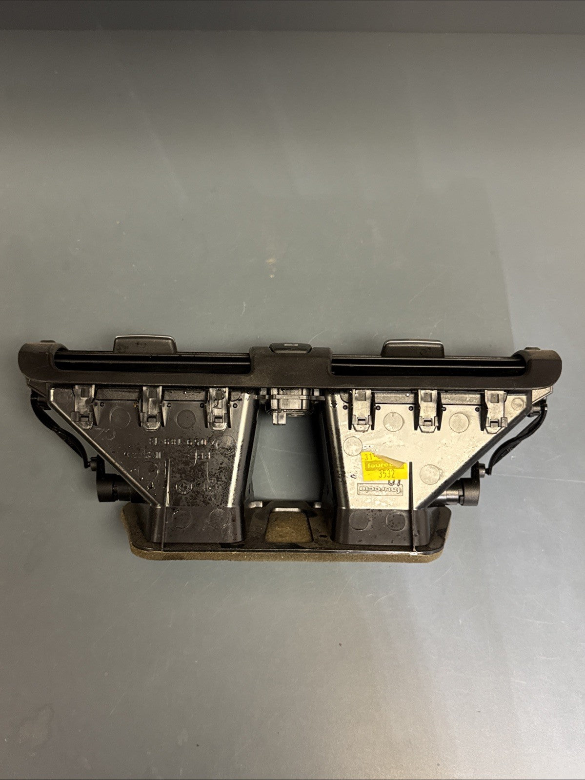 08-13 BMW E82 E88 128i 135i Central Dash Air Vent Hazard Light 7059189 OEM