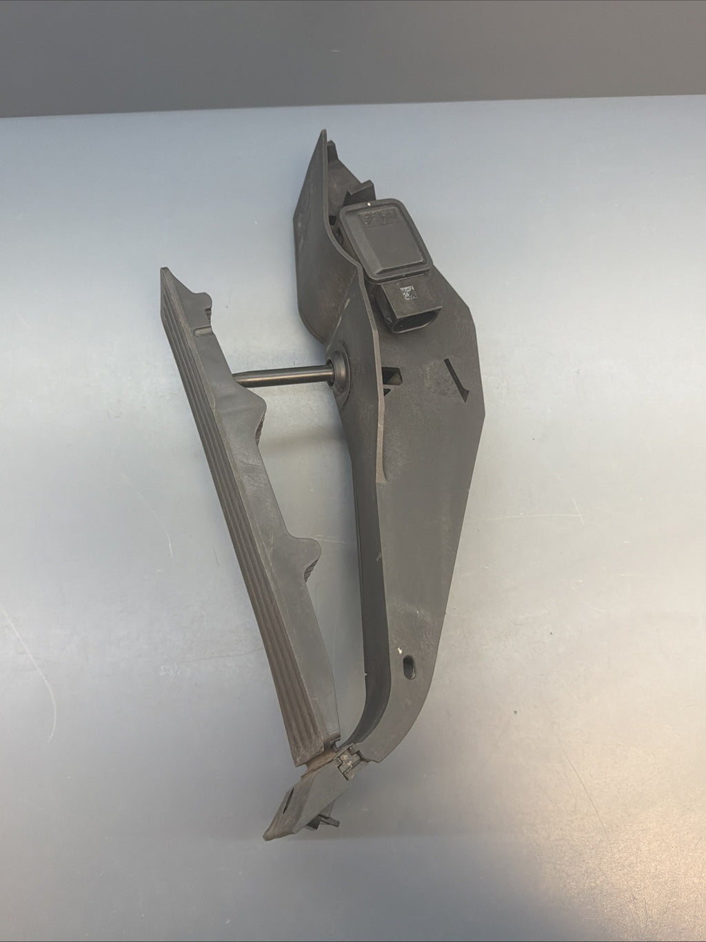 BMW E90 E92 E60 E63 E64 E84 E89 Gas Pedal Accelerator Module Unit 6766931  OEM