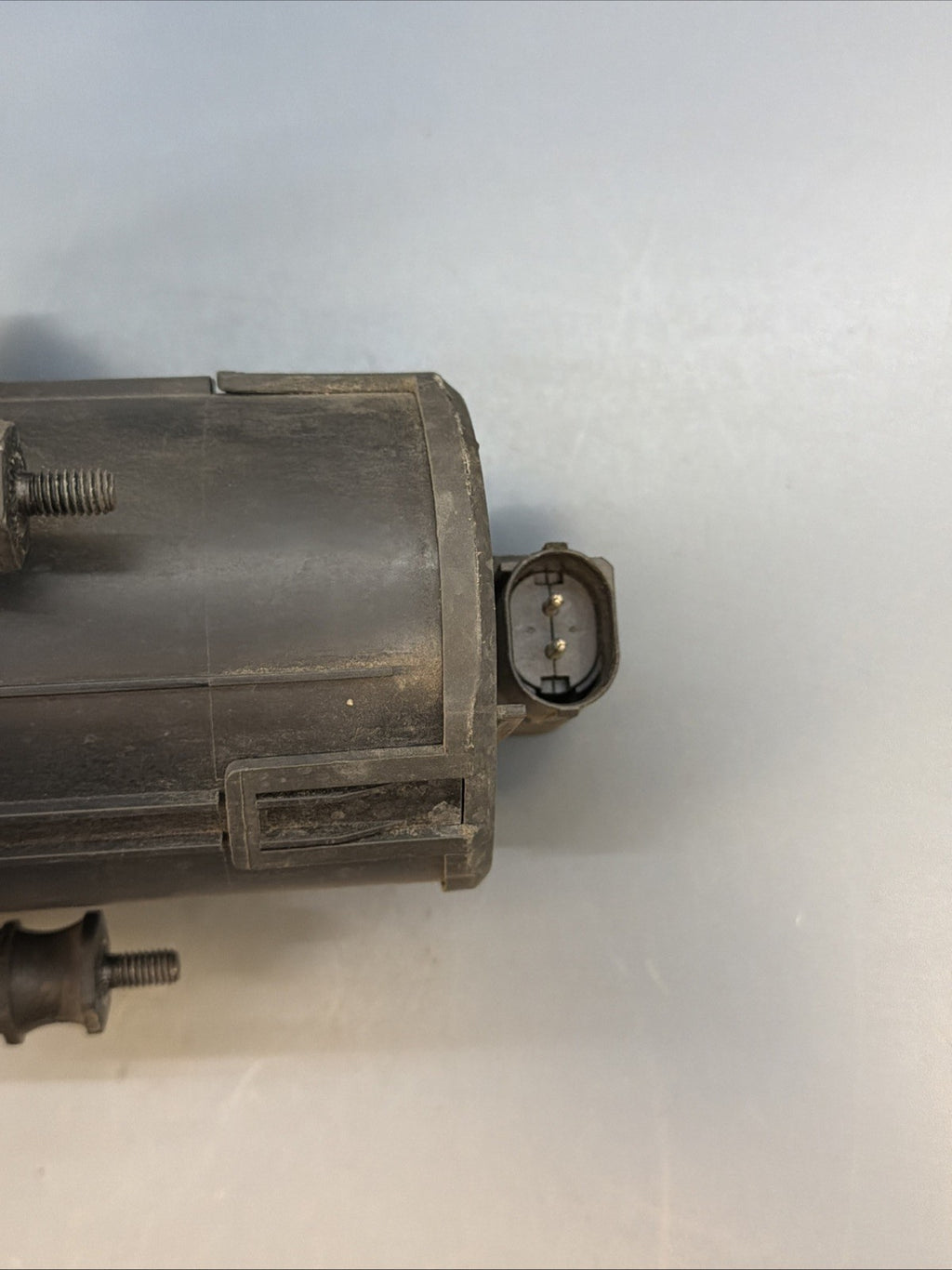 BMW 1999-2006 E46 EMISSION AIR INJECTION SMOG PUMP 1435364