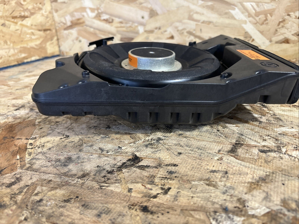 12-17 BMW F80 F30 3-SERIES RIGHT SUBWOOFER SPEAKER HARMAN KARDON OEM 9210152