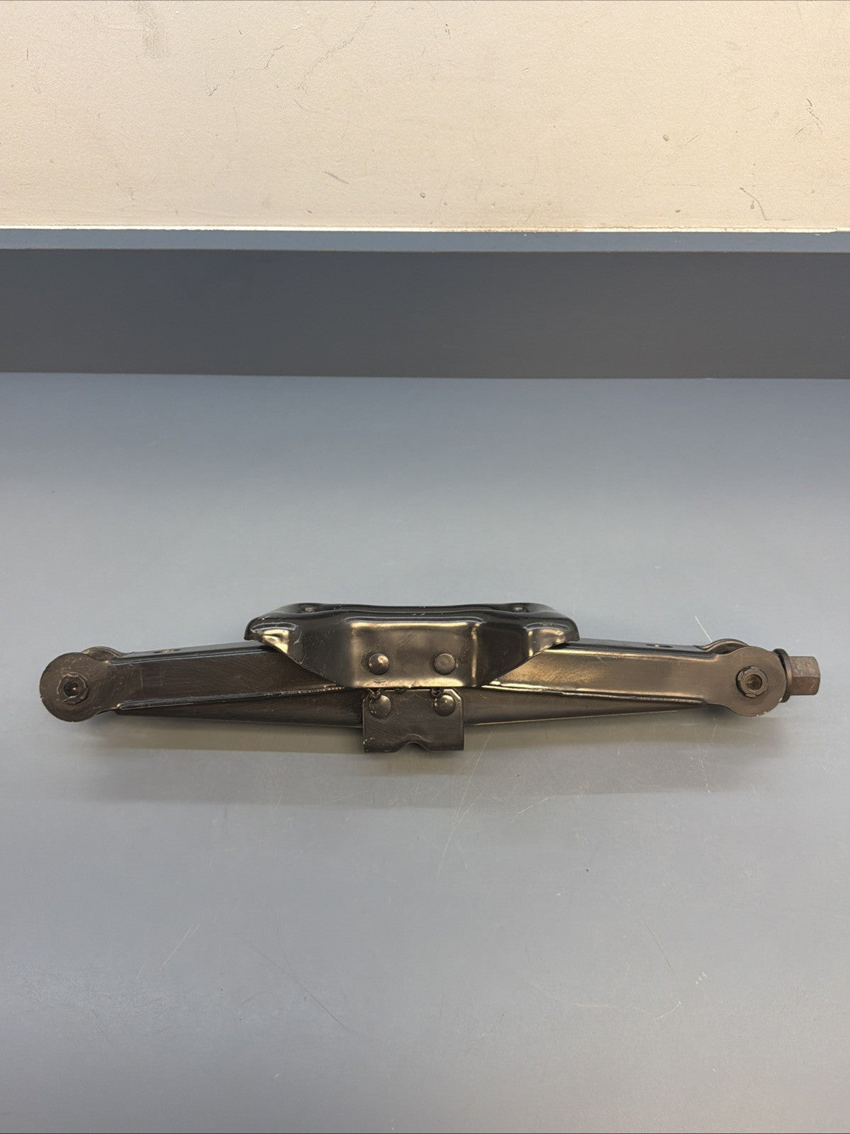 Jack Assembly 5256625AD Fits 2001-2010 Chrysler PT Cruiser 59302