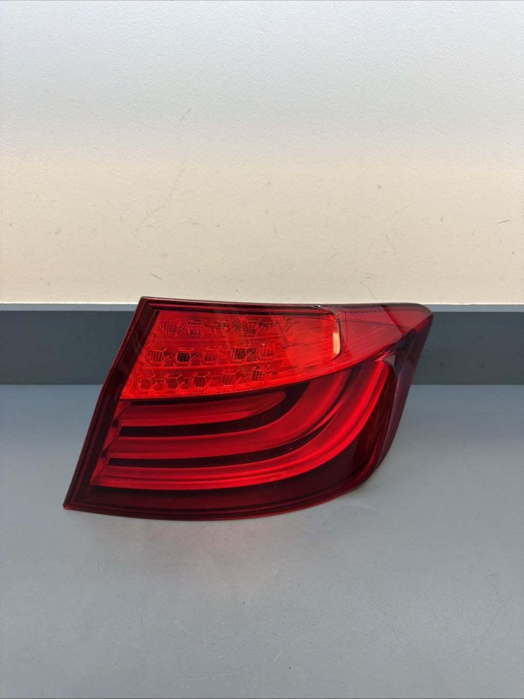 2011-2013 BMW 535i 528i 550 Passenger Right Rear Tail Light 173462-02 OEM