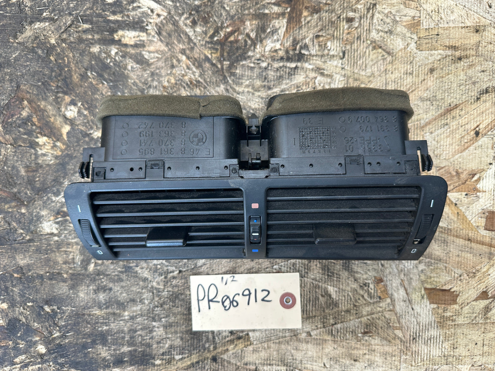 BMW 1997-2006 E46 3 SERIES BLACK CENTER INTERIOR VENT ASSEMBLY OEM 8361895