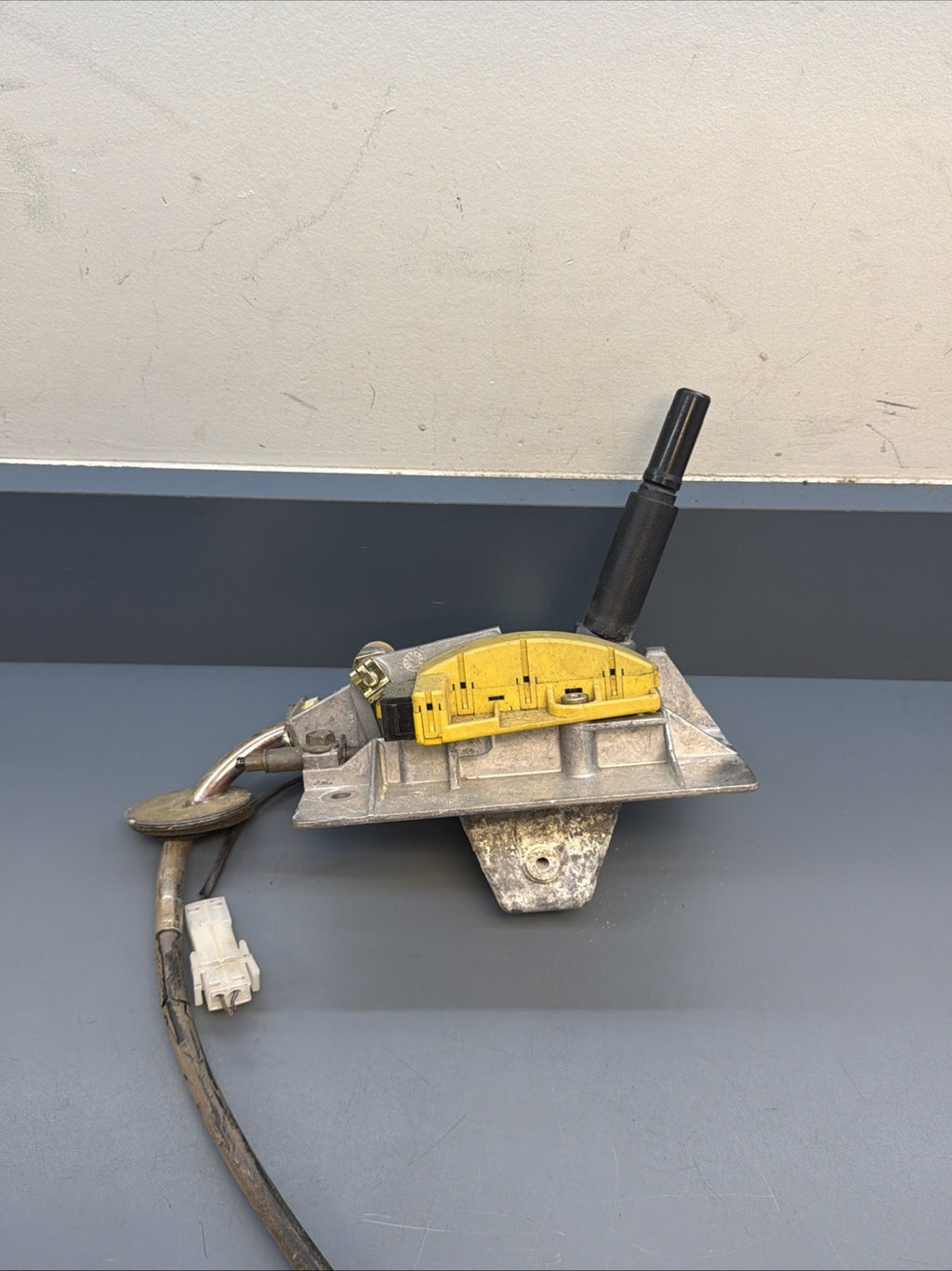 BMW Z3 Roadster Gear Selector Shifter Automatic 99-02 OEM 1422191