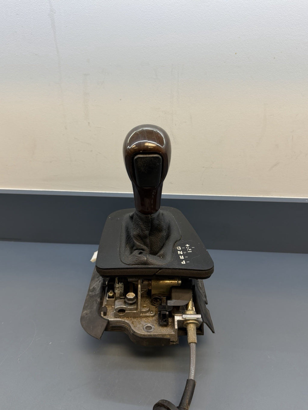 2000-2006 BMW 3 SERIES AUTOMATIC TRANSMISSION SHIFTER 1422277