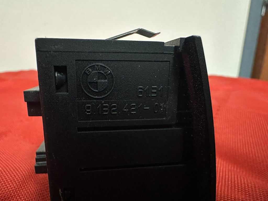 06-13 BMW E90 E93 328i 335 HAZARD LIGHT CENTRAL LOCK SWITCH BUTTON OEM 9132421