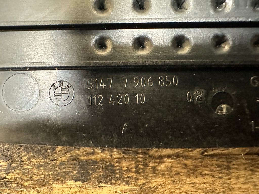 BMW 03-15 E81 E90 1 3 SERIES E84 X1  /M LEFT FOOT REST DEAD PEDAL OEM 7906850