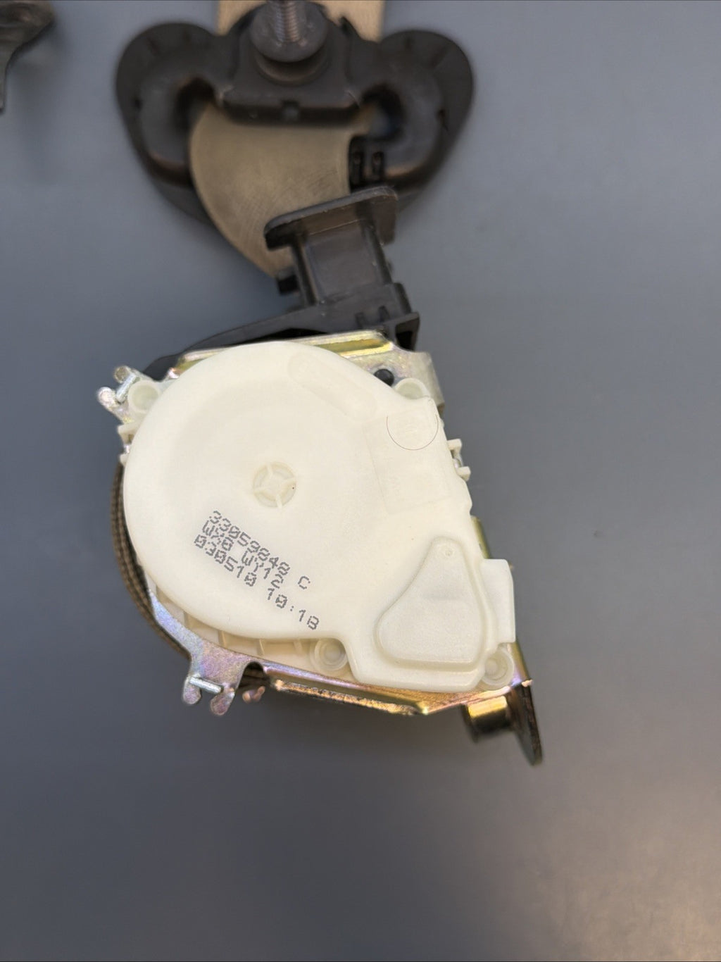 07-11 BMW E90 328 335 Front Driver Seat Belt Retractor 33059848 OEM BEIGE