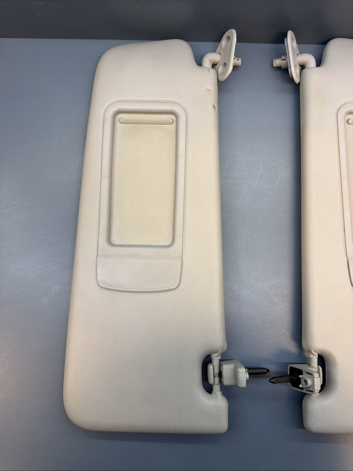 OEM 2012-2015 BMW X1 E84 Front Left Driver Side Upper SHADE Cover Sun visor PAIR