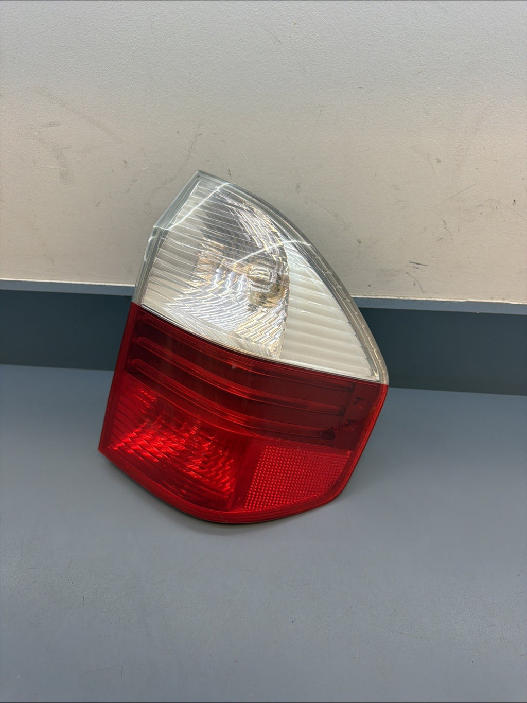 2007-2010 BMW E83 X3 Right Passenger Side Rear Outer Halogen Light OEM 7162212