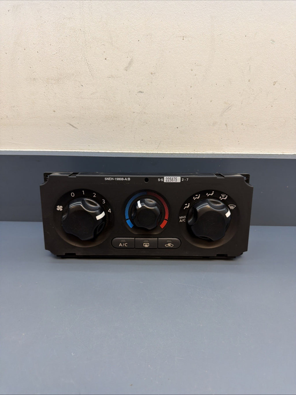 2005-2007 Nissan Xterra Climate Control Module Black OEM 5NEH-19806-A/B