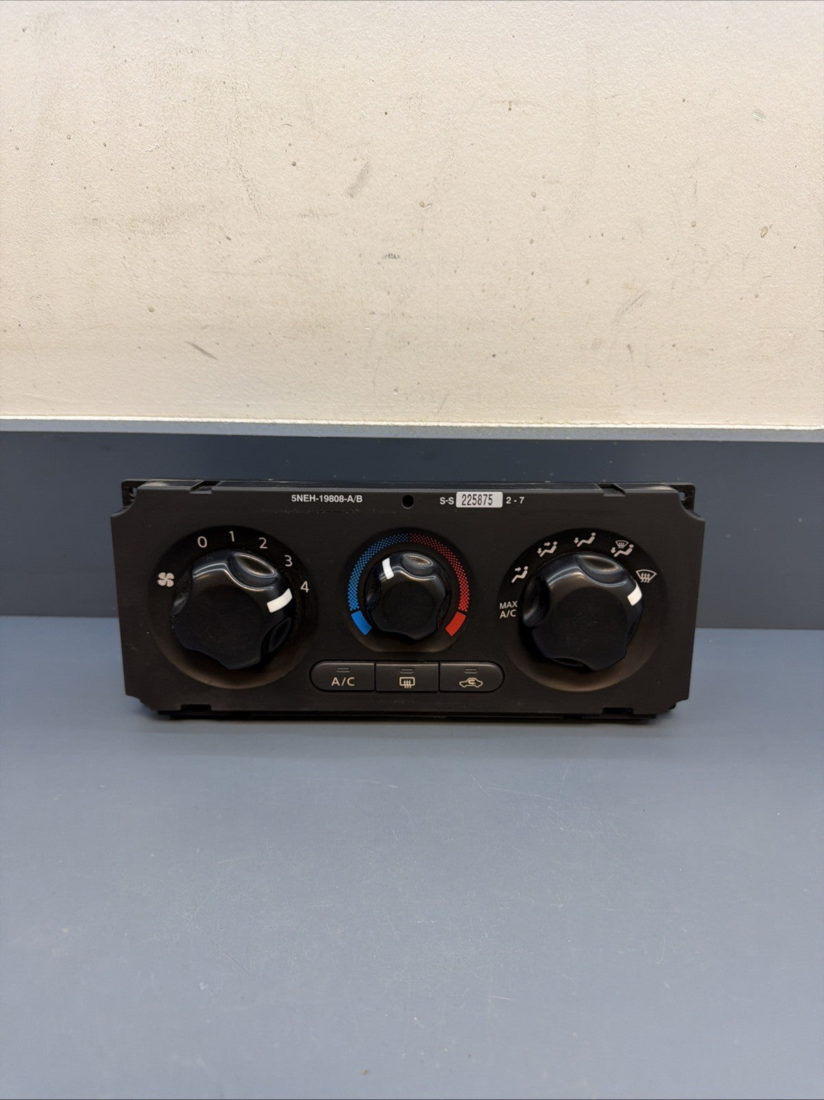 2005-2007 Nissan Xterra Climate Control Module Black OEM 5NEH-19806-A/B