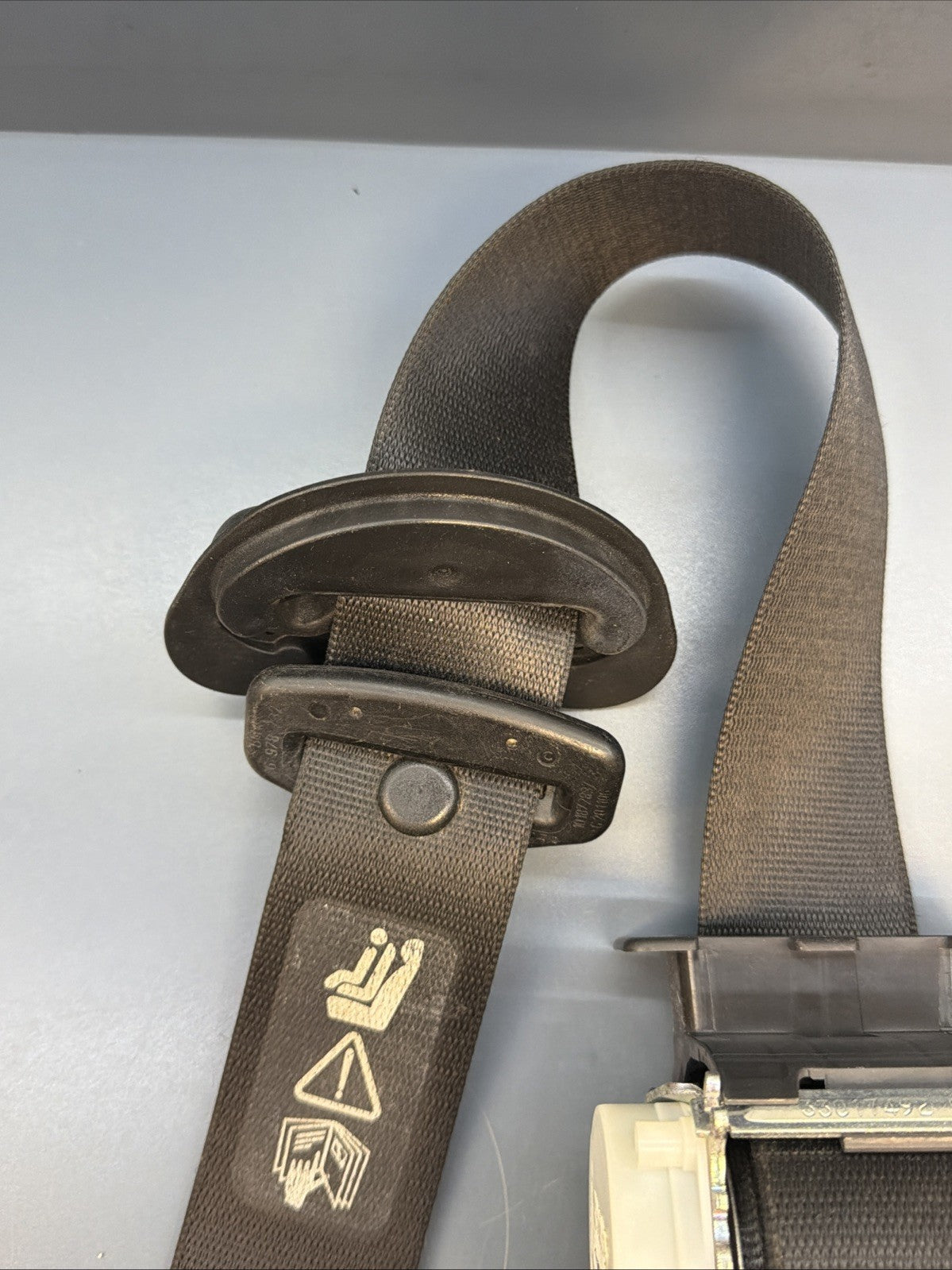 06-10 BMW 328i E90 Front Right Passenger Seat Belt Retractor Black 34006653