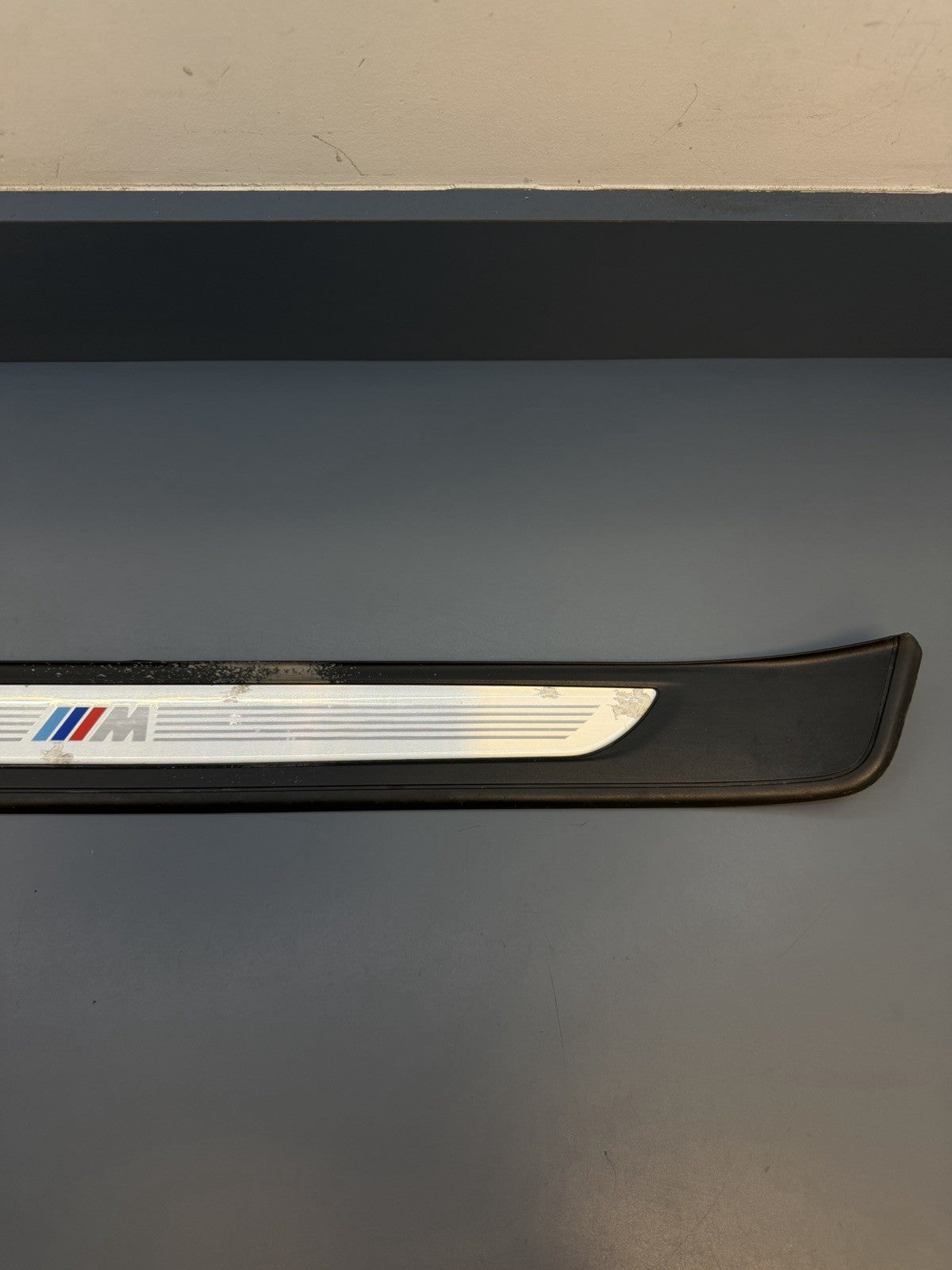 BMW E90 E91 LCI Front Entrance Cover Trim Strip Edition Left Driver 7255929