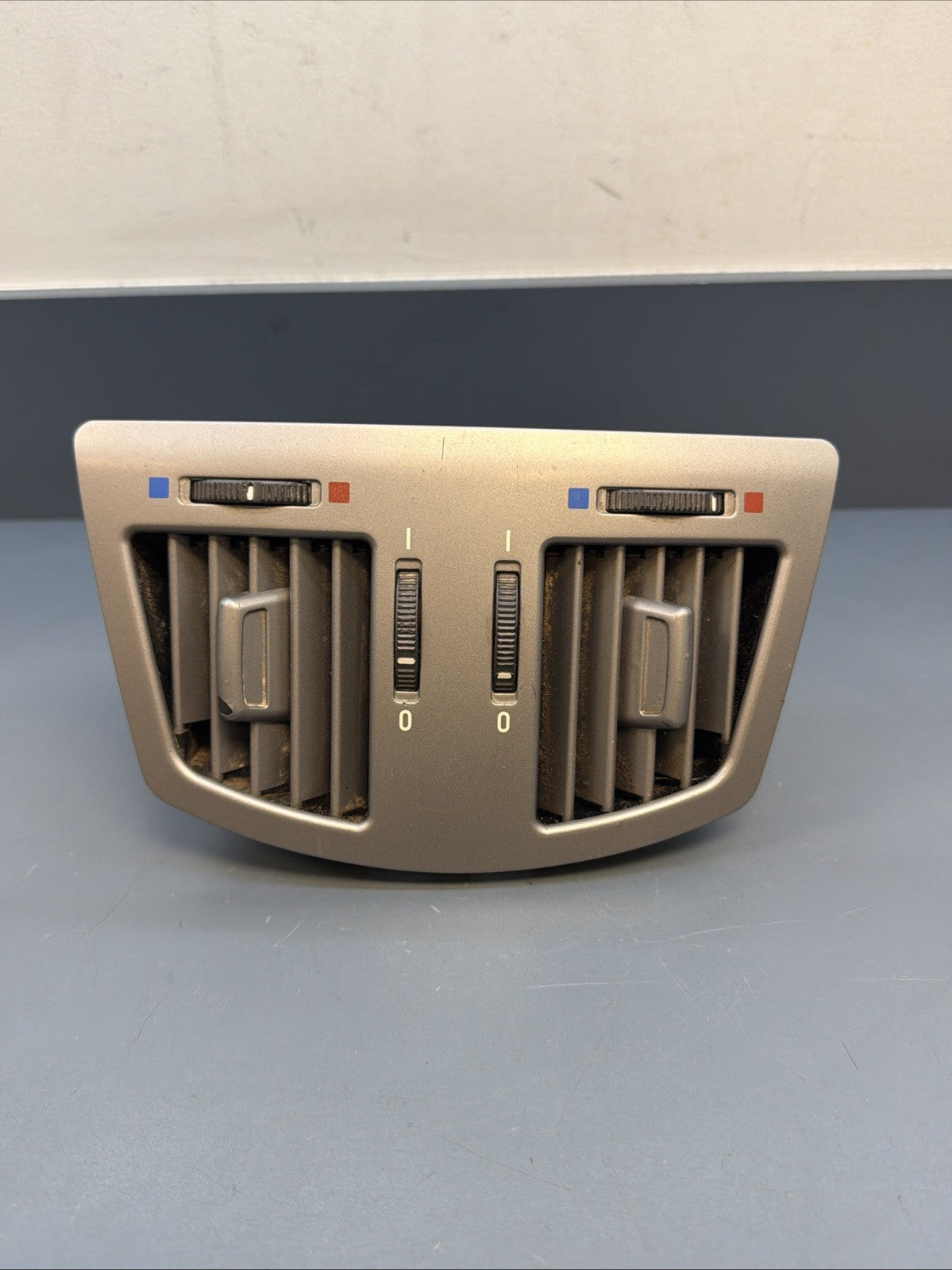 OEM REAR CENTER AC HEATER AIR VENT UNIT FOR 2006 2007 2008 BMW 750i 7002395