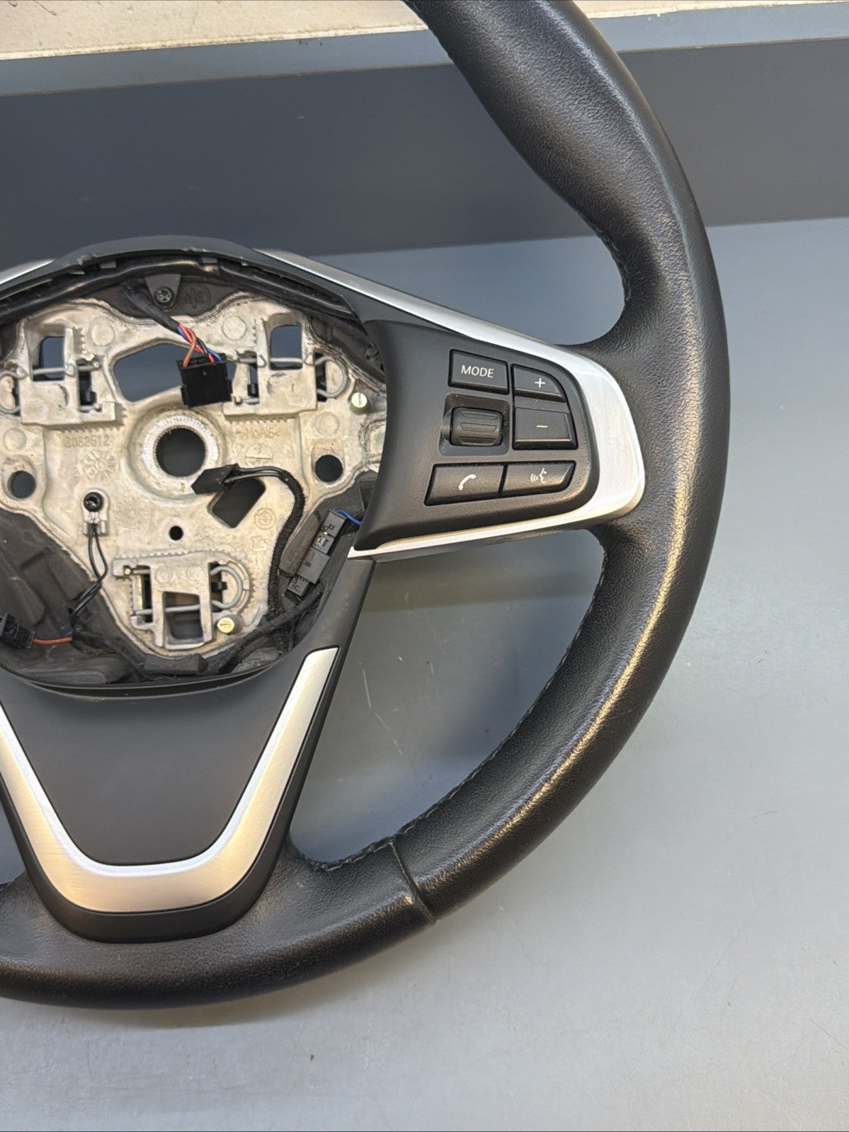 16-2022 BMW X1 F48 X2 F39 SPORT STEERING WHEEL W/ SWITCHES BLACK LEATHER 3082512