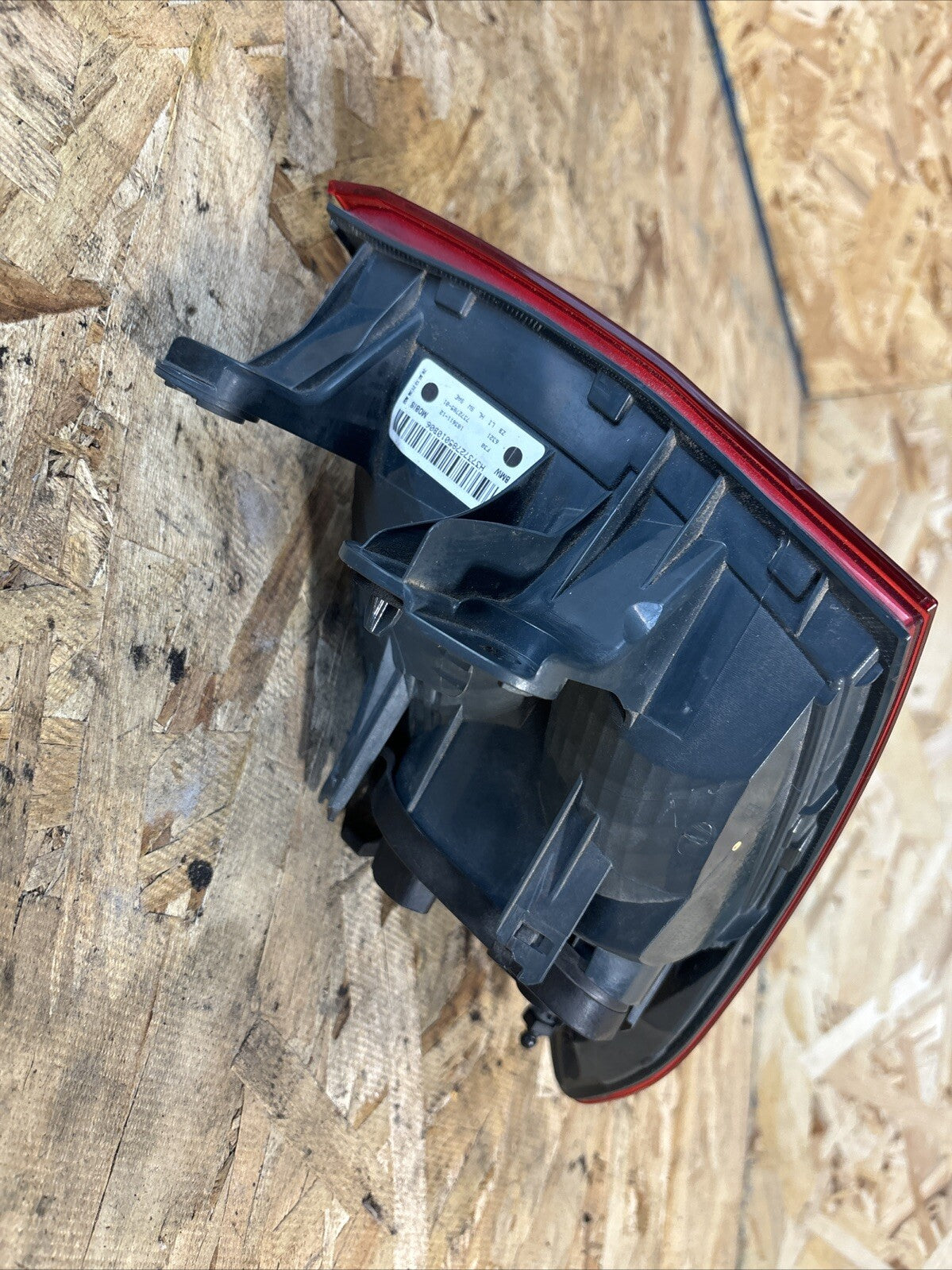 2011-2015 BMW 328IX F30 REAR LEFT SIDE OUTER TAILLIGHT LIGHT LAMP OEM 7372785
