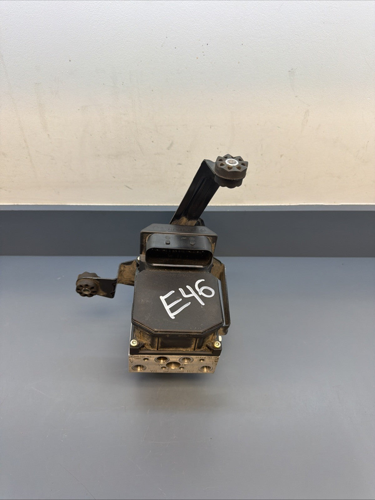 BMW 97-06 E46 3 SERIES ABS BRAKE PUMP+CONTROLLER OEM 6762113