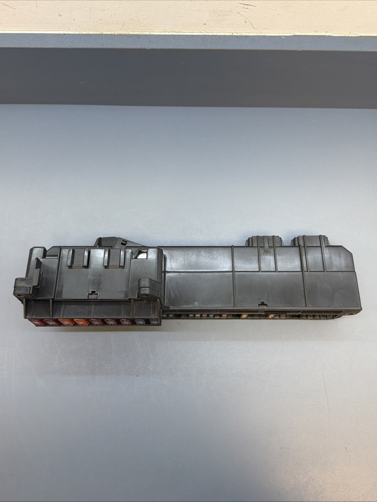 2004 - 2010 BMW E60 525I 530I 545I FRONT POWER DISTRIBUTION FUSE BOX OEM 6932452