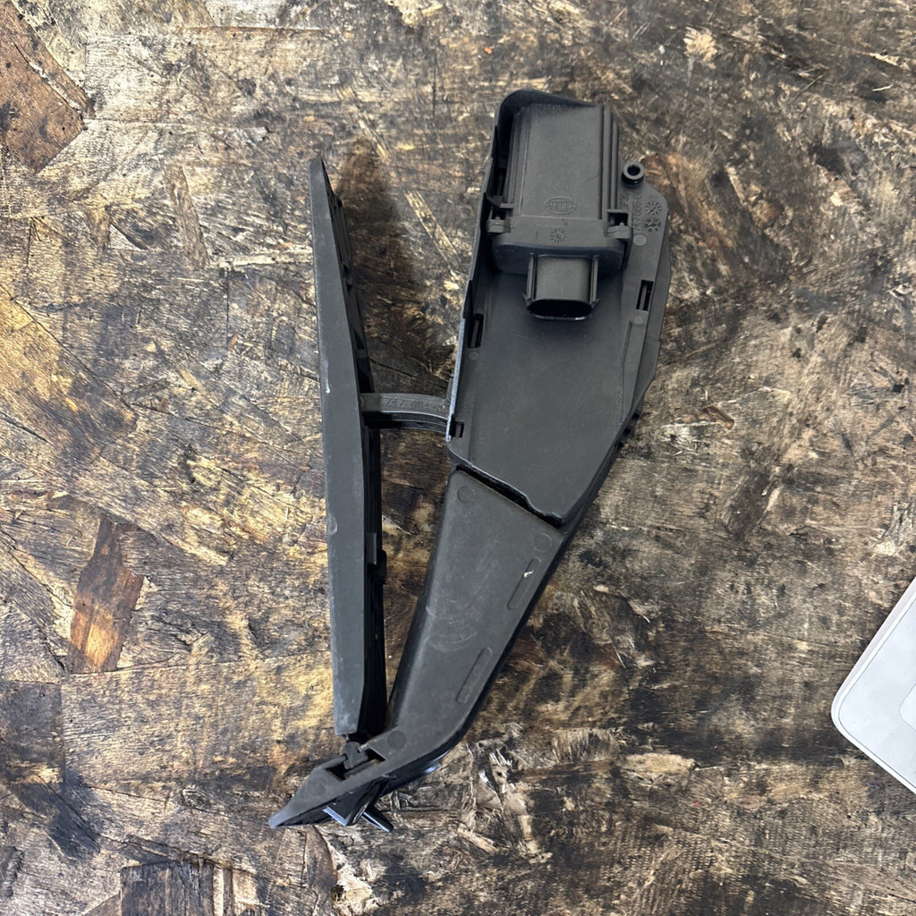 BMW E88 F15 F16 F22 F30 F32 F36 F80  ACCELERATOR THROTTLE GAS PEDAL OEM 6793743