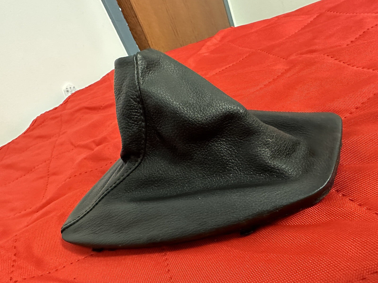 06-13 BMW 3 SERIES GEAR SHIFTER BOOT LEATHER COVER OEM 7530223