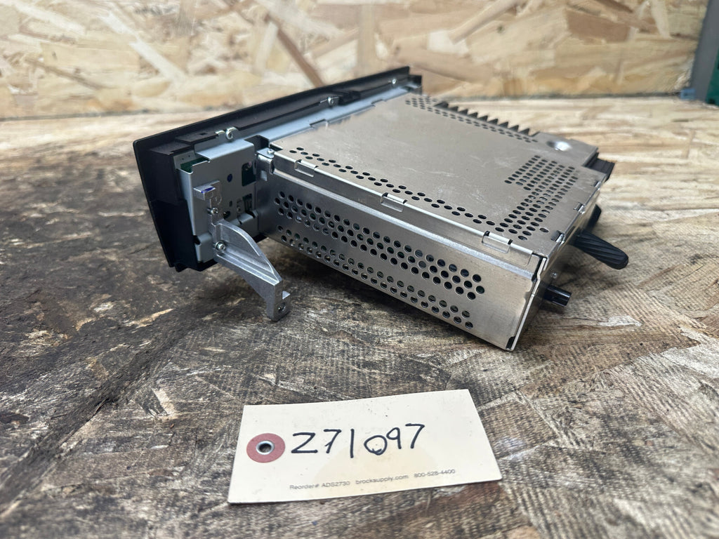 BMW 04-13 E90 3 SERIES PROFESSIONAL RADIO CD PLAYER SAT RECIEVER OEM 9144776