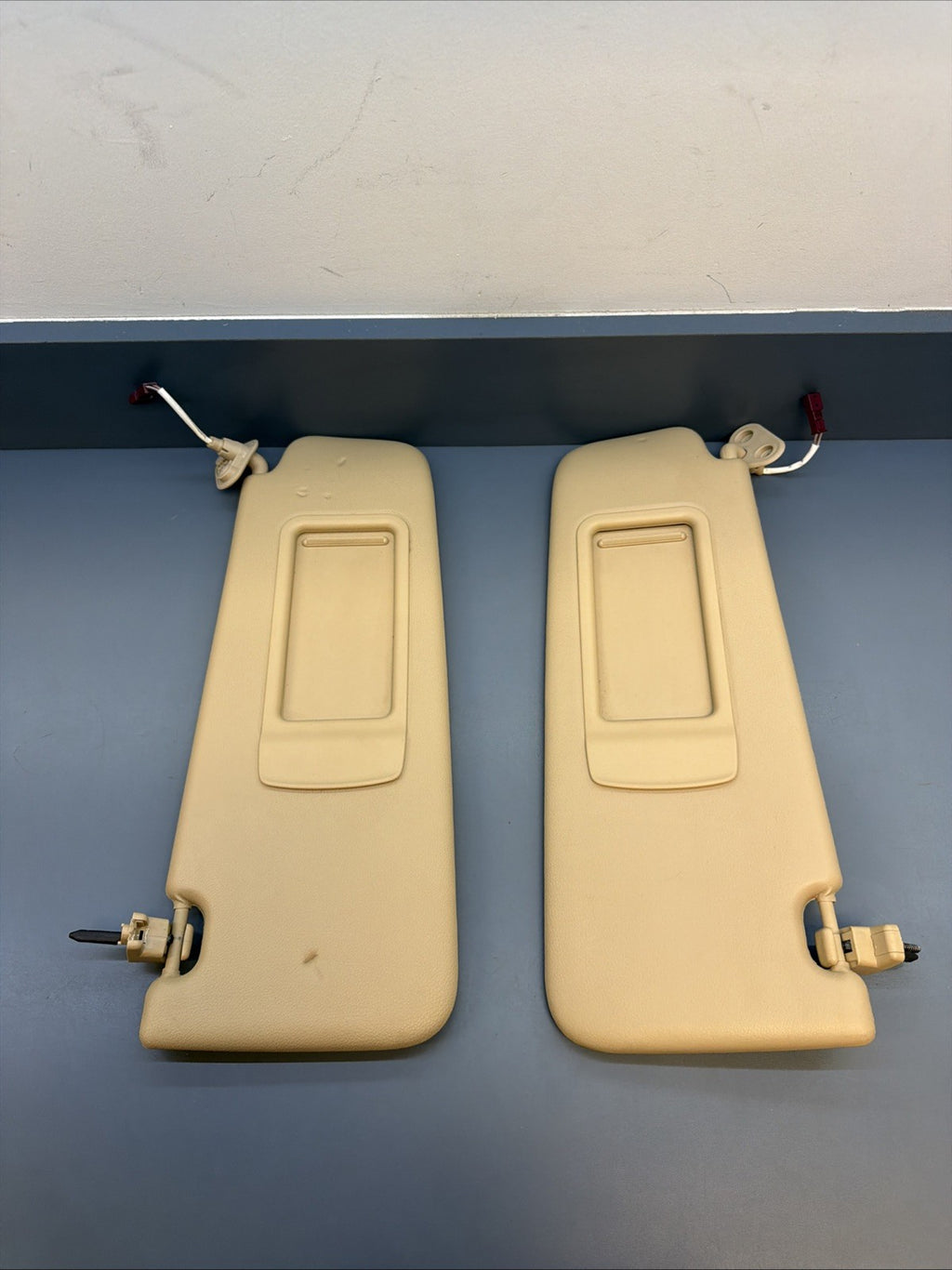 13-15 BMW E84 X1 06-12 E90 328i M3 SUN VISOR MIRROR SET OEM 6905983 BEIGE