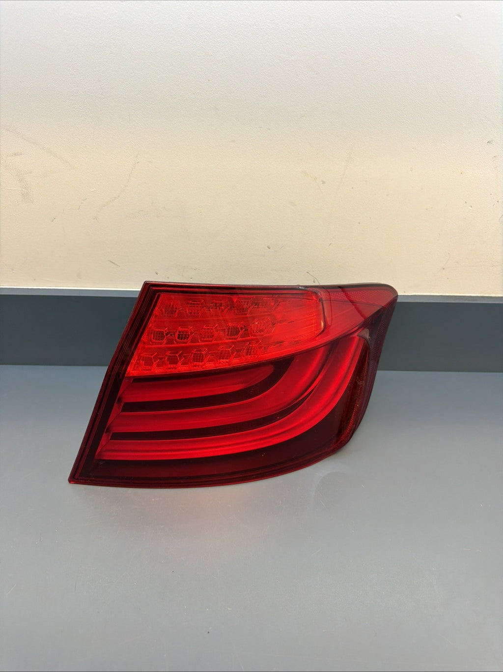 2011-2013 BMW F10 528i 535i 550i M5 RIGHT PASSANGER TAIL/BRAKE LIGHT 7203232
