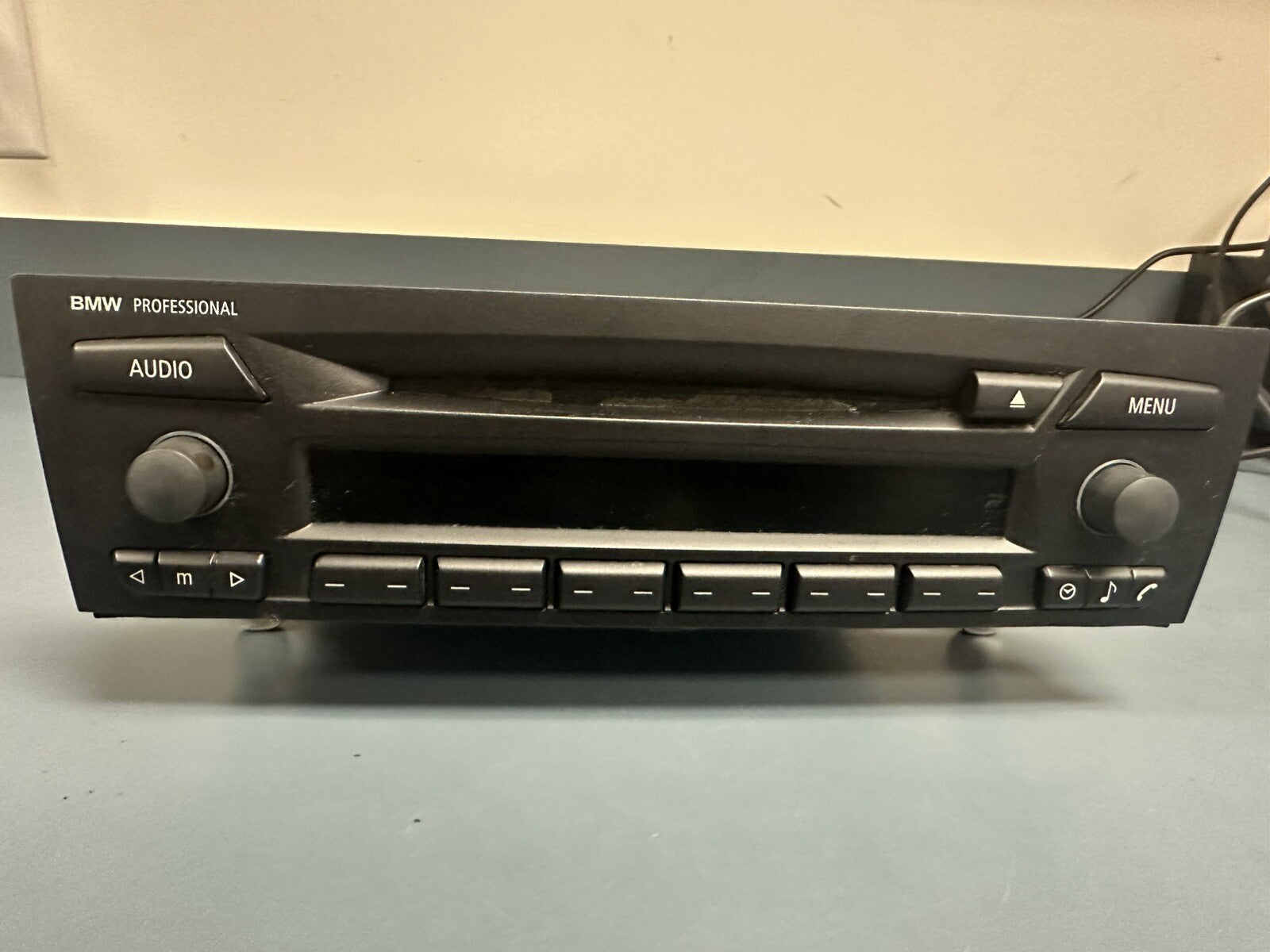 06-09 BMW E90 3 Ser Profession FM Radio CD MP3 Player SAT Receiver OEM 9189200