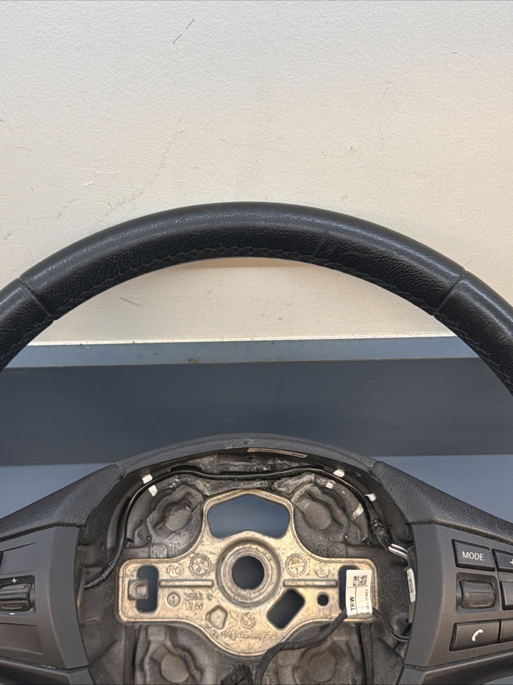 12-2016 BMW 320I F30 FRONT 3 SPOKE STEERING COLUMN WHEEL LEATHER BLACK 62558150E