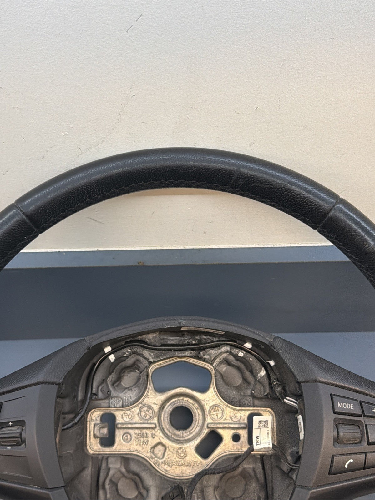 12-2016 BMW 320I F30 FRONT 3 SPOKE STEERING COLUMN WHEEL LEATHER BLACK 62558150E