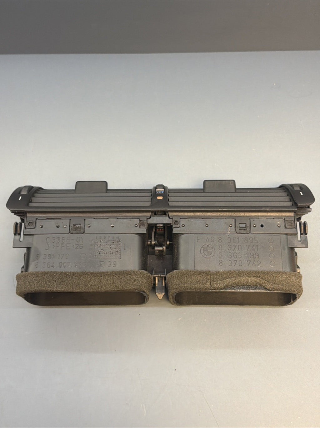 Genuine BMW E39 E46 Center Dash Air Vent Grill Assembly 8391179