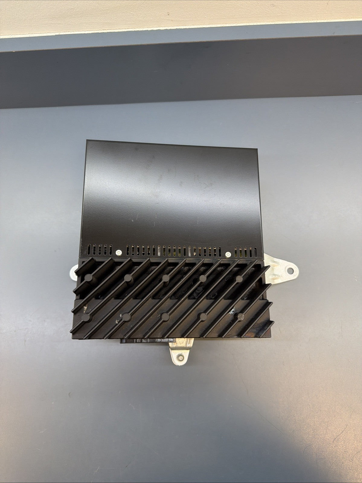 BMW 2003-2010 E83 HiFi AUDIO RADIO STERIO AMPLIFIER AMP OEM 9143150