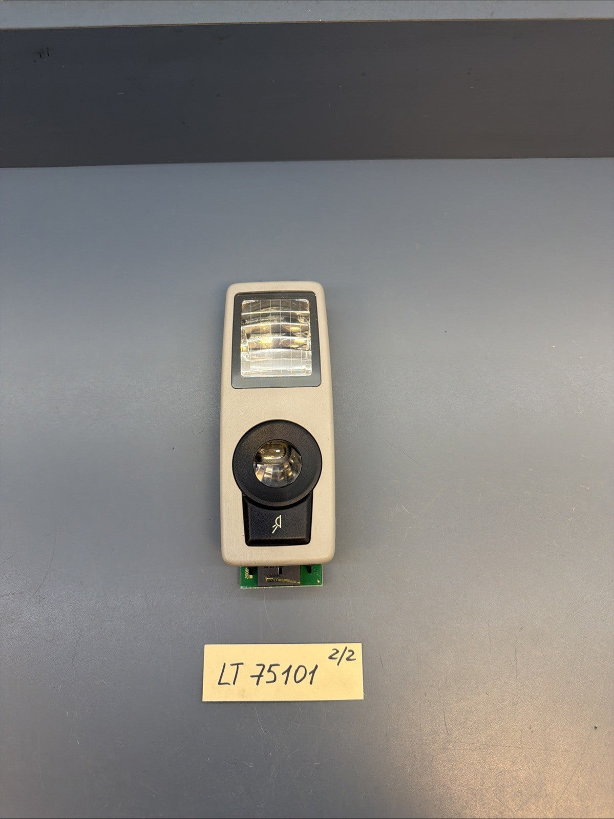 07-13 BMW E70 X5 REAR RIGHT INTERIOR OVERHEAD DOME LIGHT DOMELIGHT 6972974 OEM