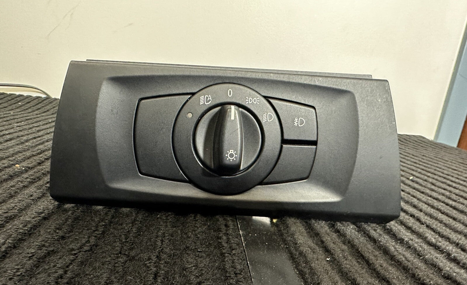 06-11 BMW E90 E91 E92 3 SERIES  HEADLIGHT FOGLIGHT SWITCH OEM 9185537