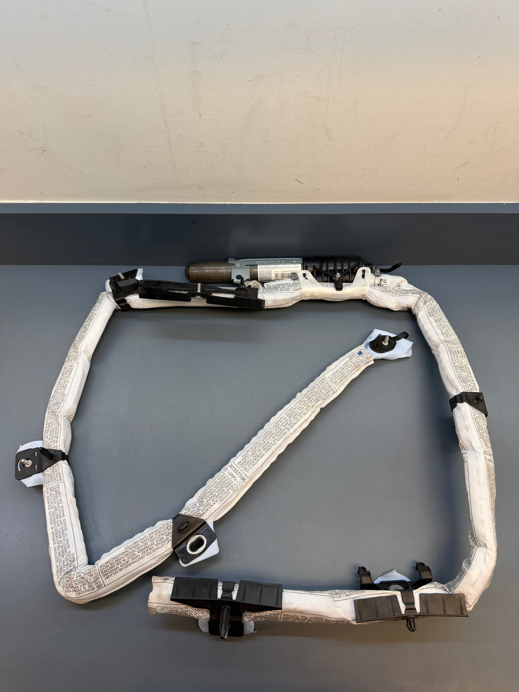 BMW E90 Left side Curtain Airbag 84696664508W