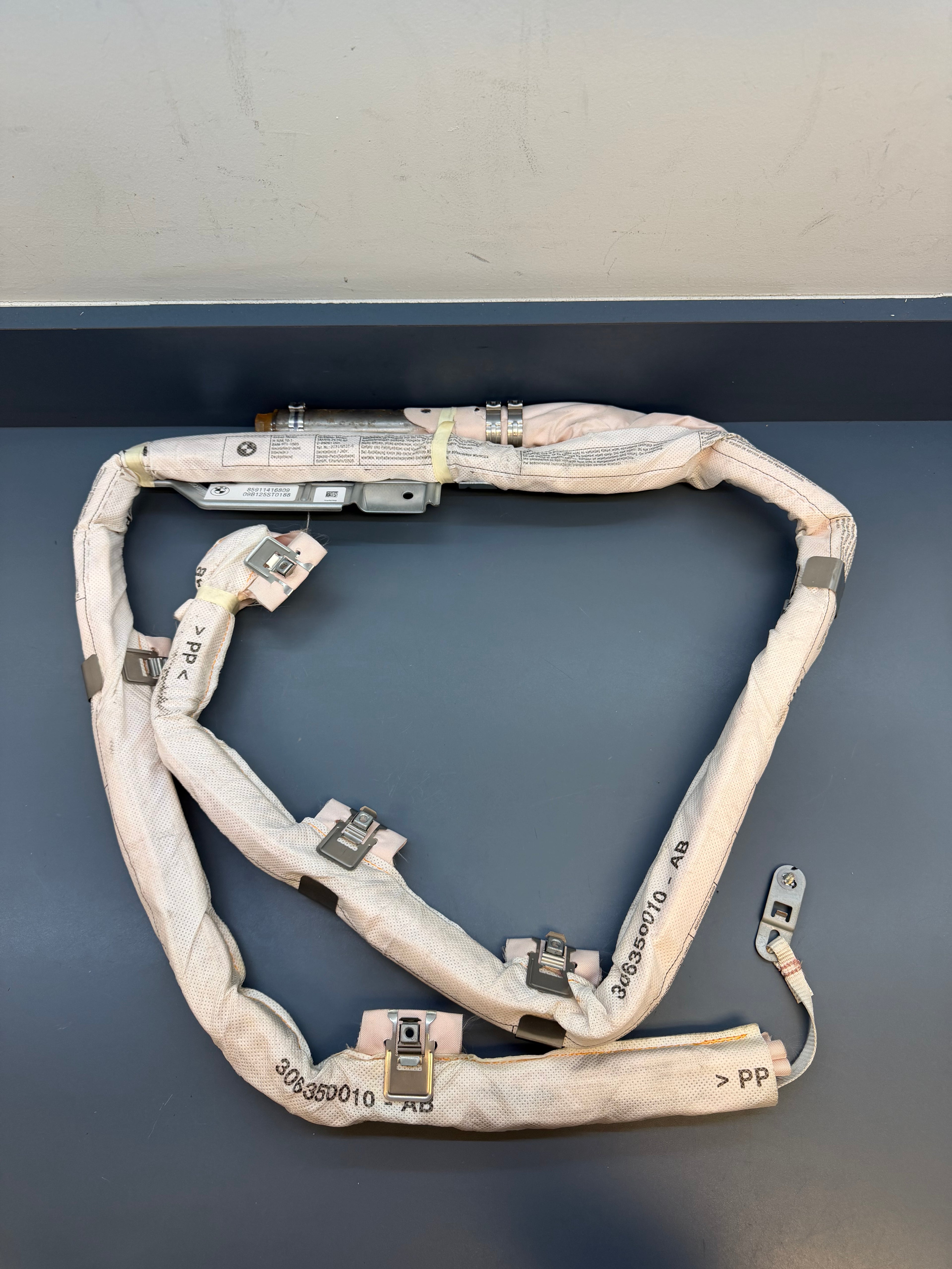 BMW 7 F01 F02 F03 F04 2011 Right Curtain airbag 306350010AC