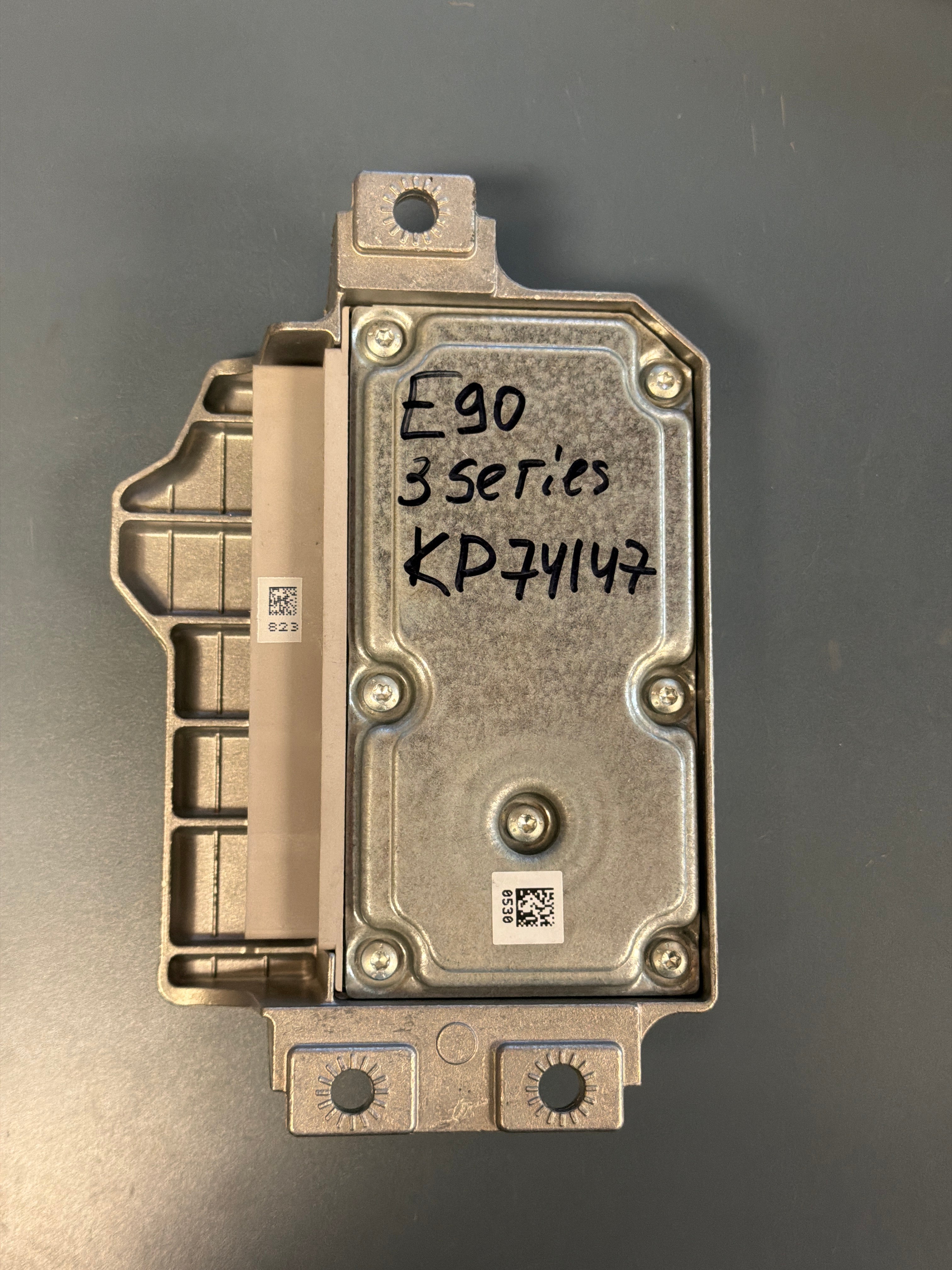 Airbag Control Module  E90 6964607-01