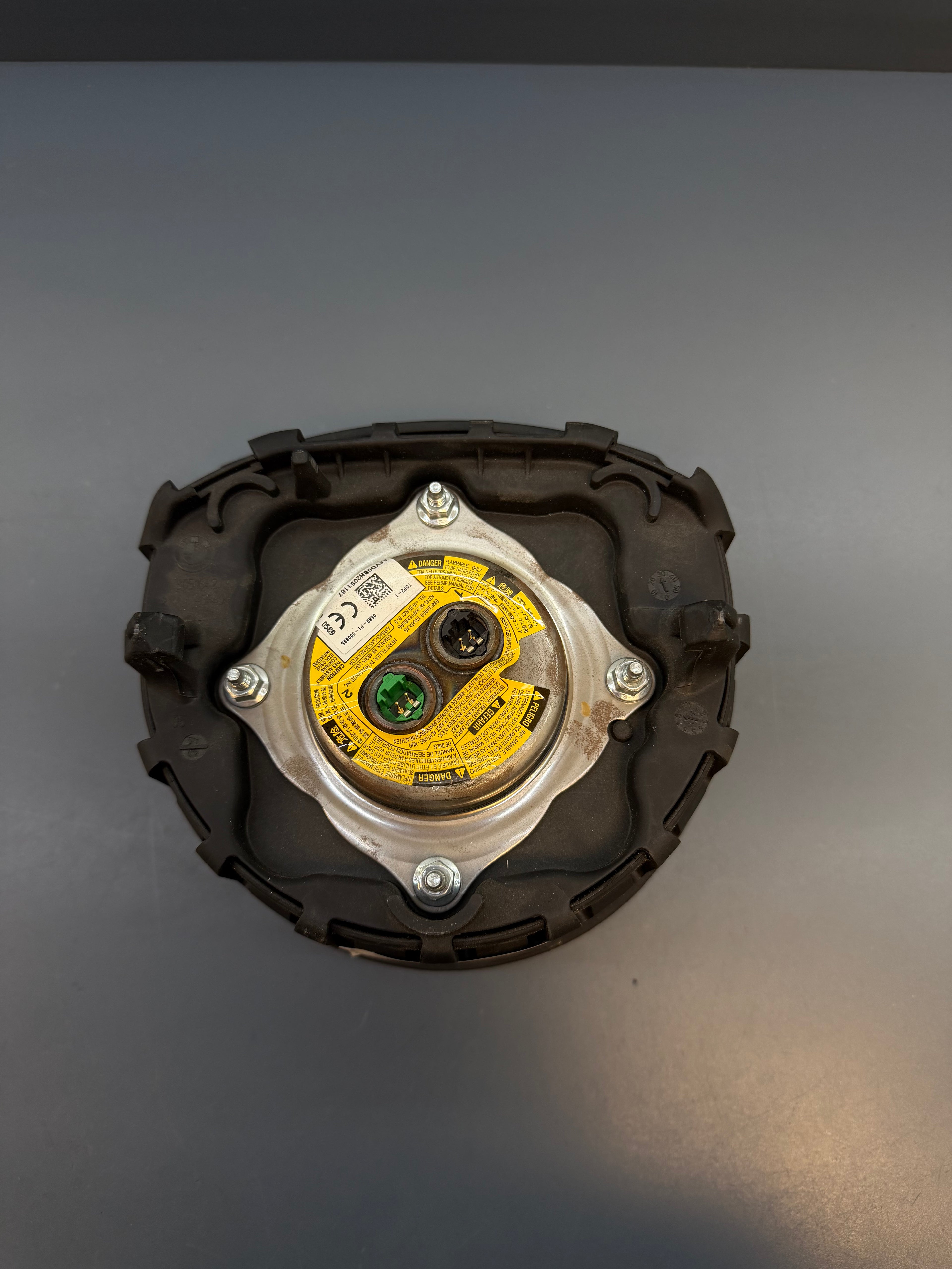 BMW E81 E82 E87 E88 E90 E91 E93 E92
Steering Wheel Airbag 3051642