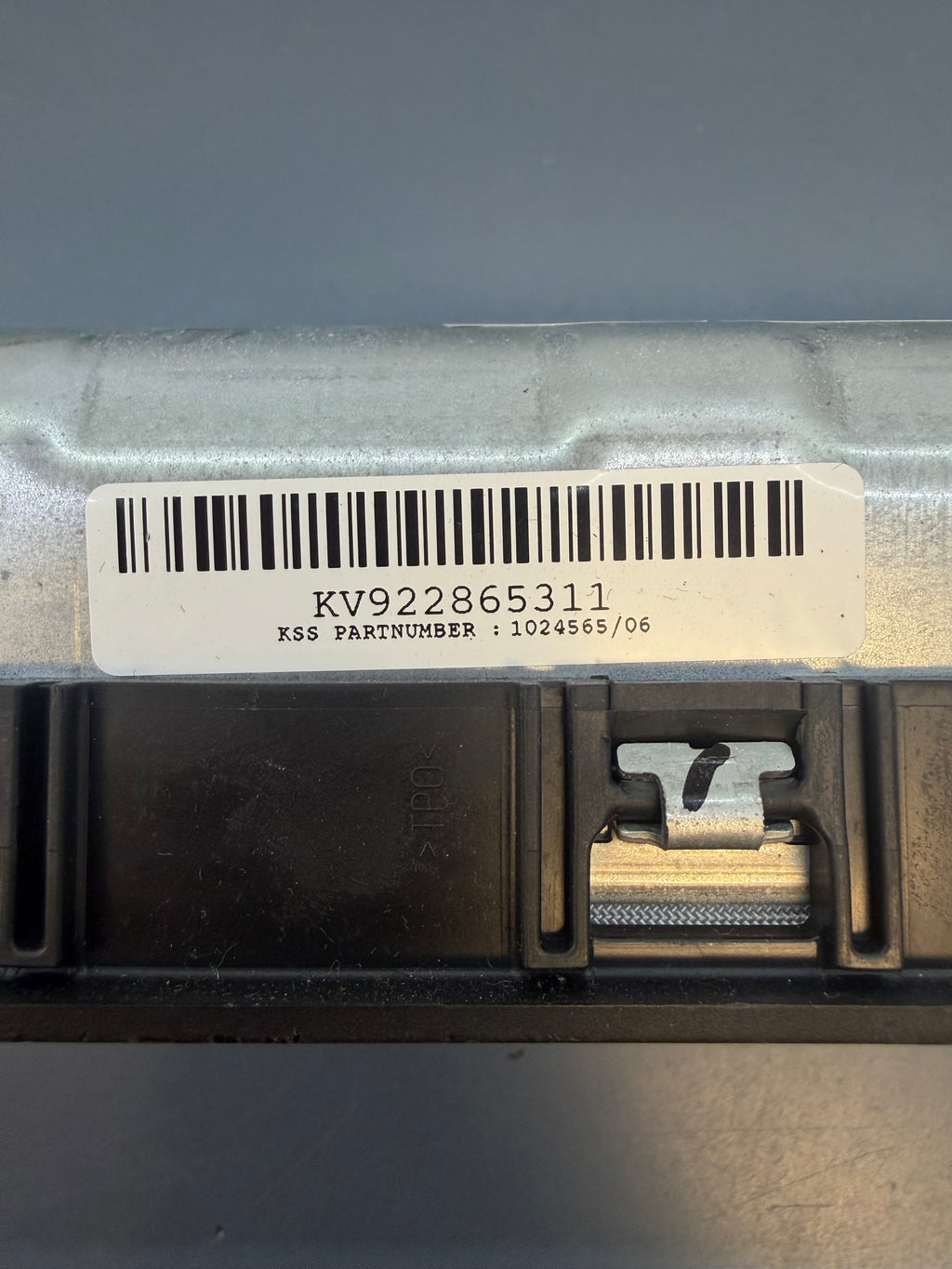BMW F30 Right passenger side Knee Airbag KV922865311