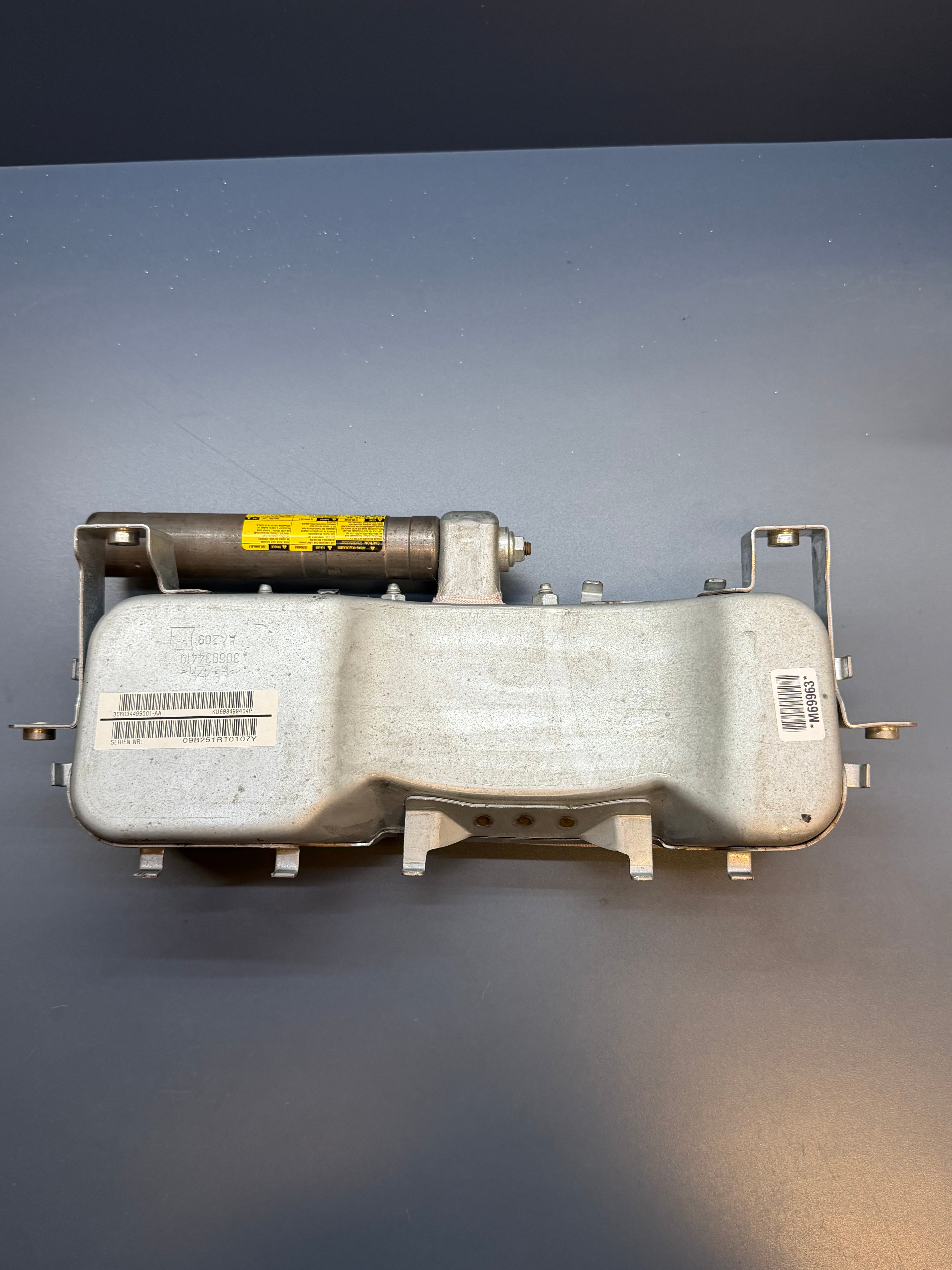 BMW E88 Convertible Driver side Knee Airbag KU698499404P