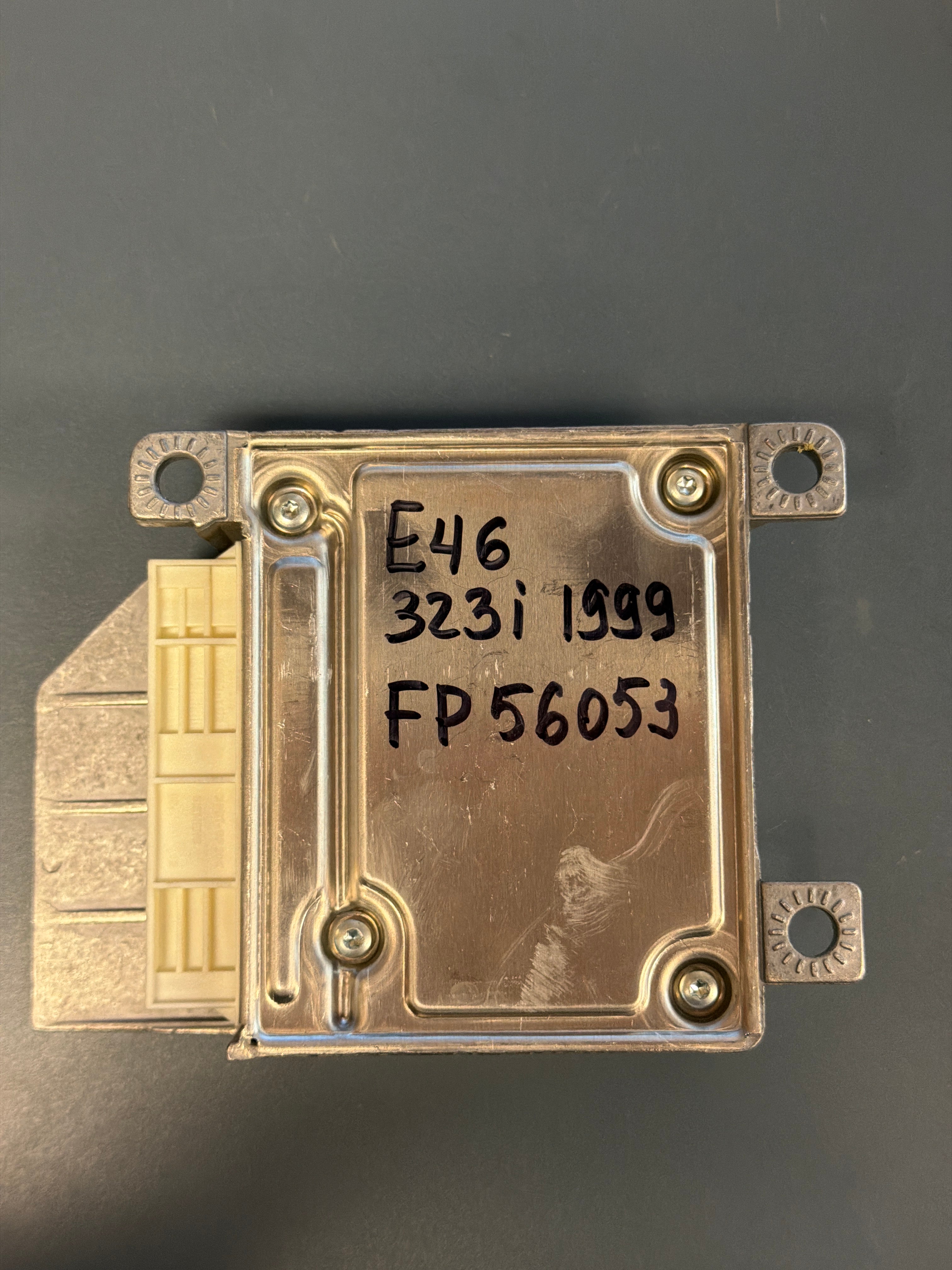 Airbag Control Module  E46 8372521