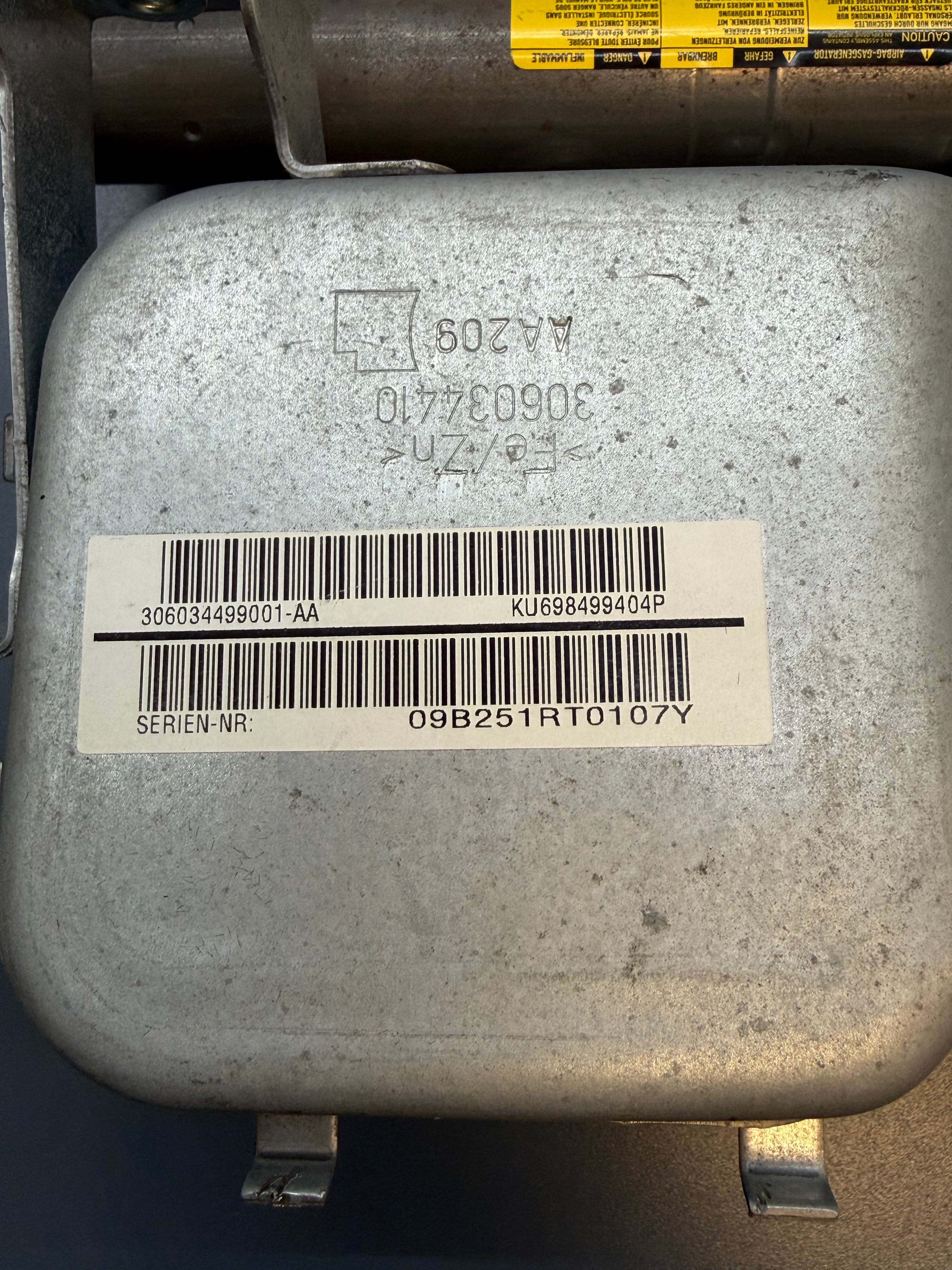 BMW E88 Convertible Driver side Knee Airbag KU698499404P