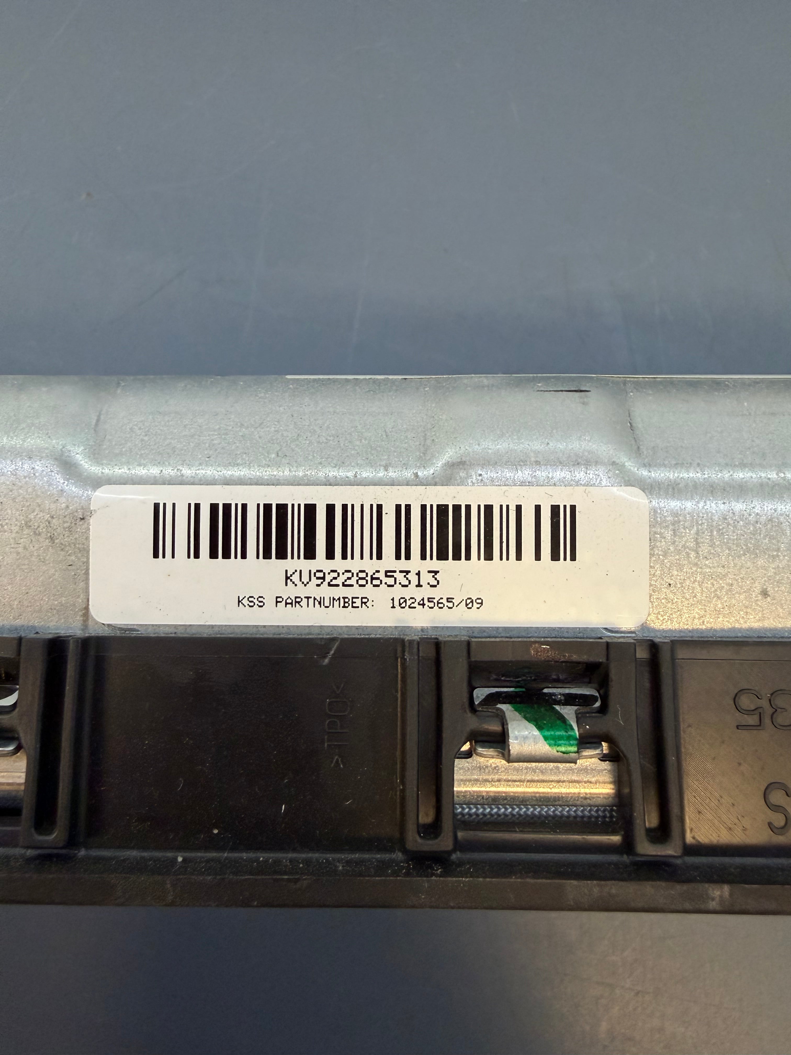 BMW F34 Right Passenger Knee Airbag KV922865313