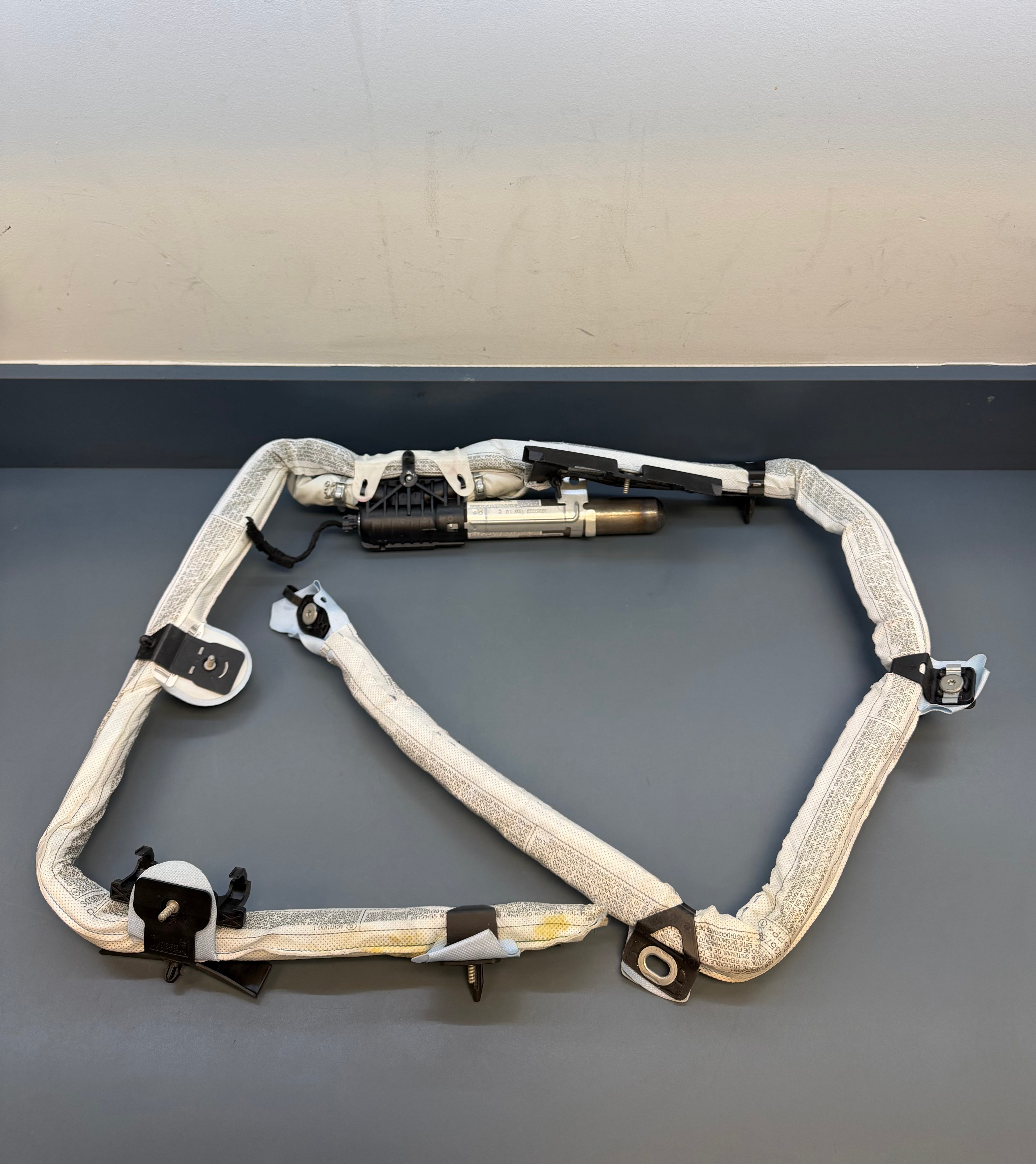 BMW E90 left side curtain Airbag 84696664507T