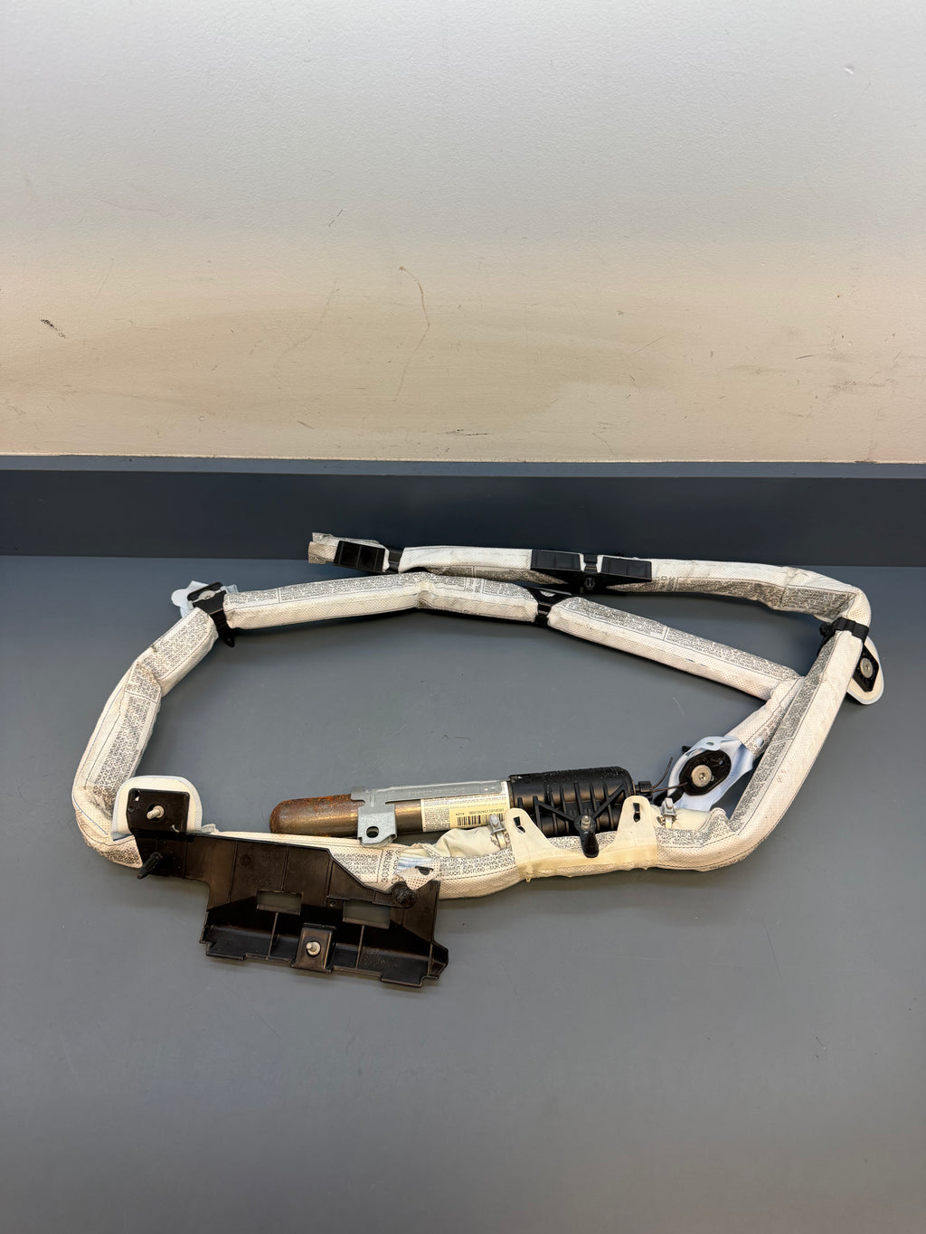 BMW E90 Left driver side curtain Airbag 84696664507T