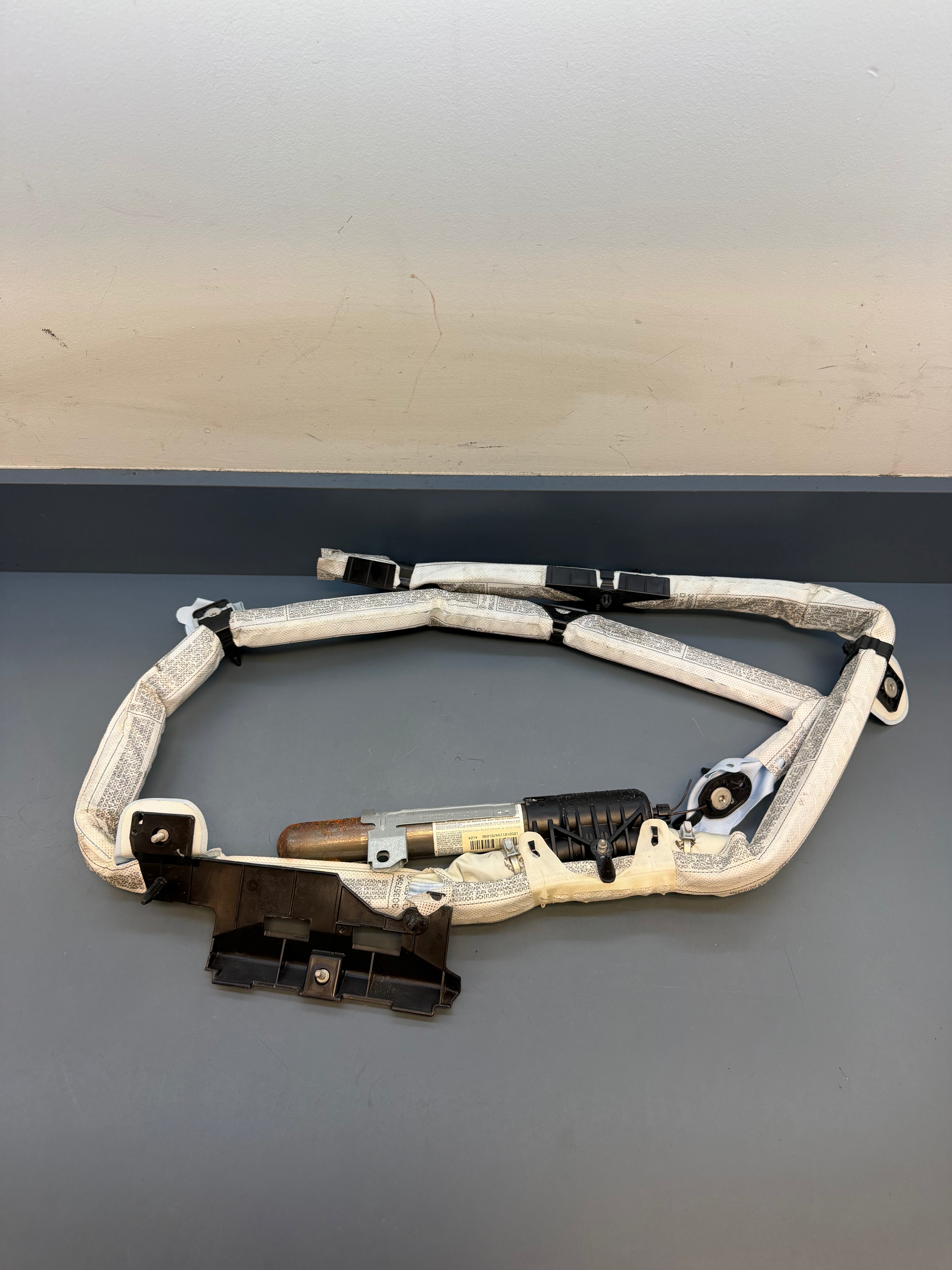 BMW E90 Left driver side curtain Airbag 84696664507T