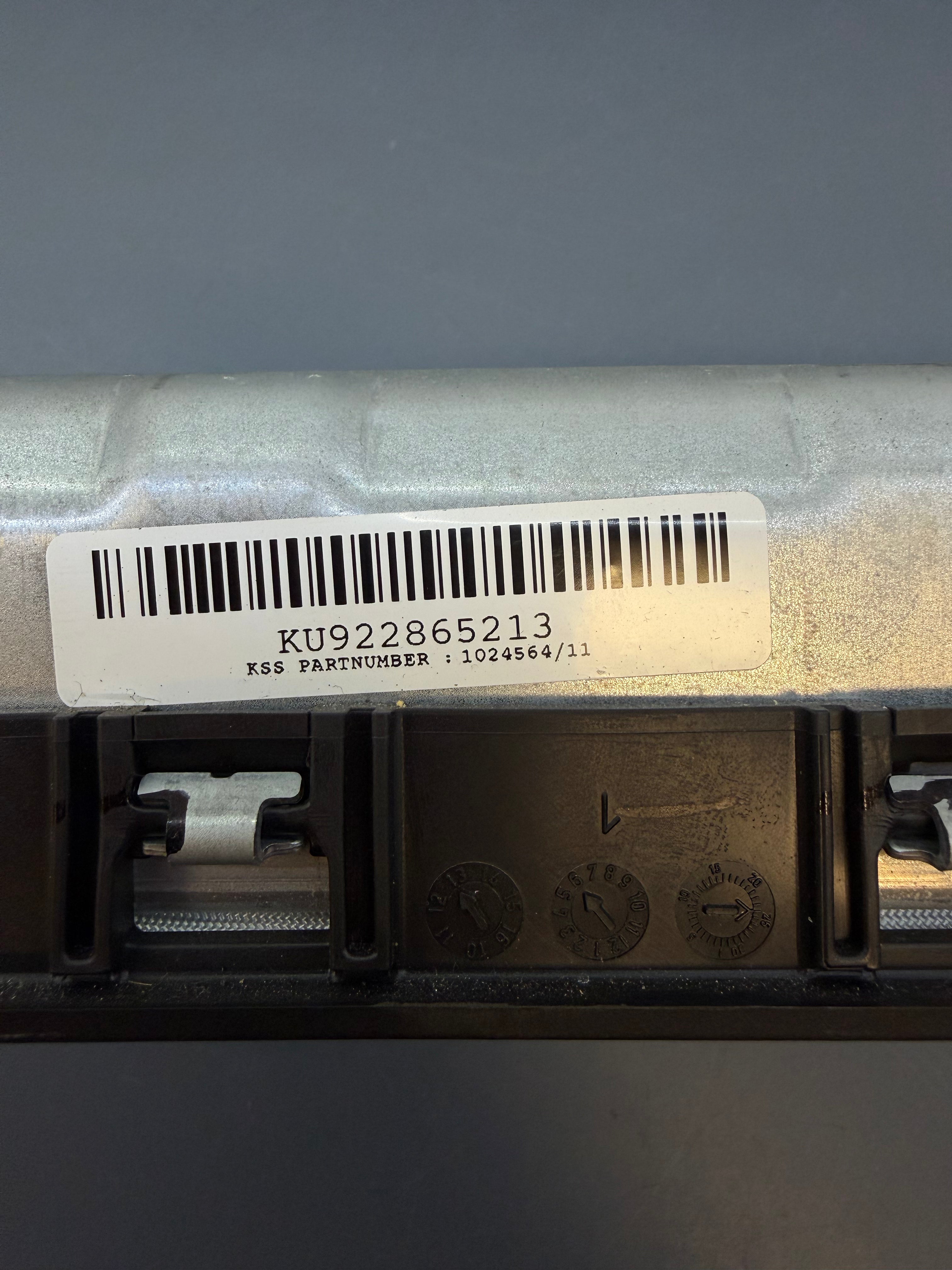BMW F30 2013 Right passenger side knee Airbag KU922865213